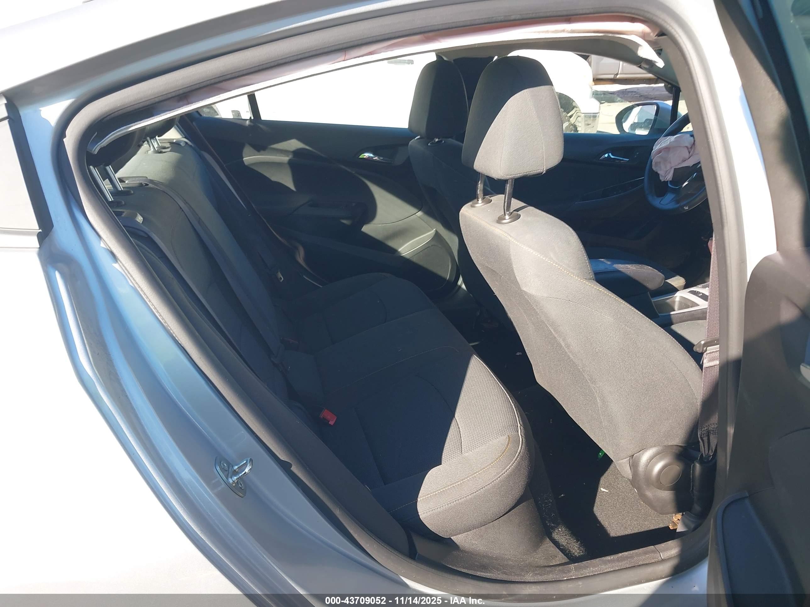 CHEVROLET CRUZE image 8