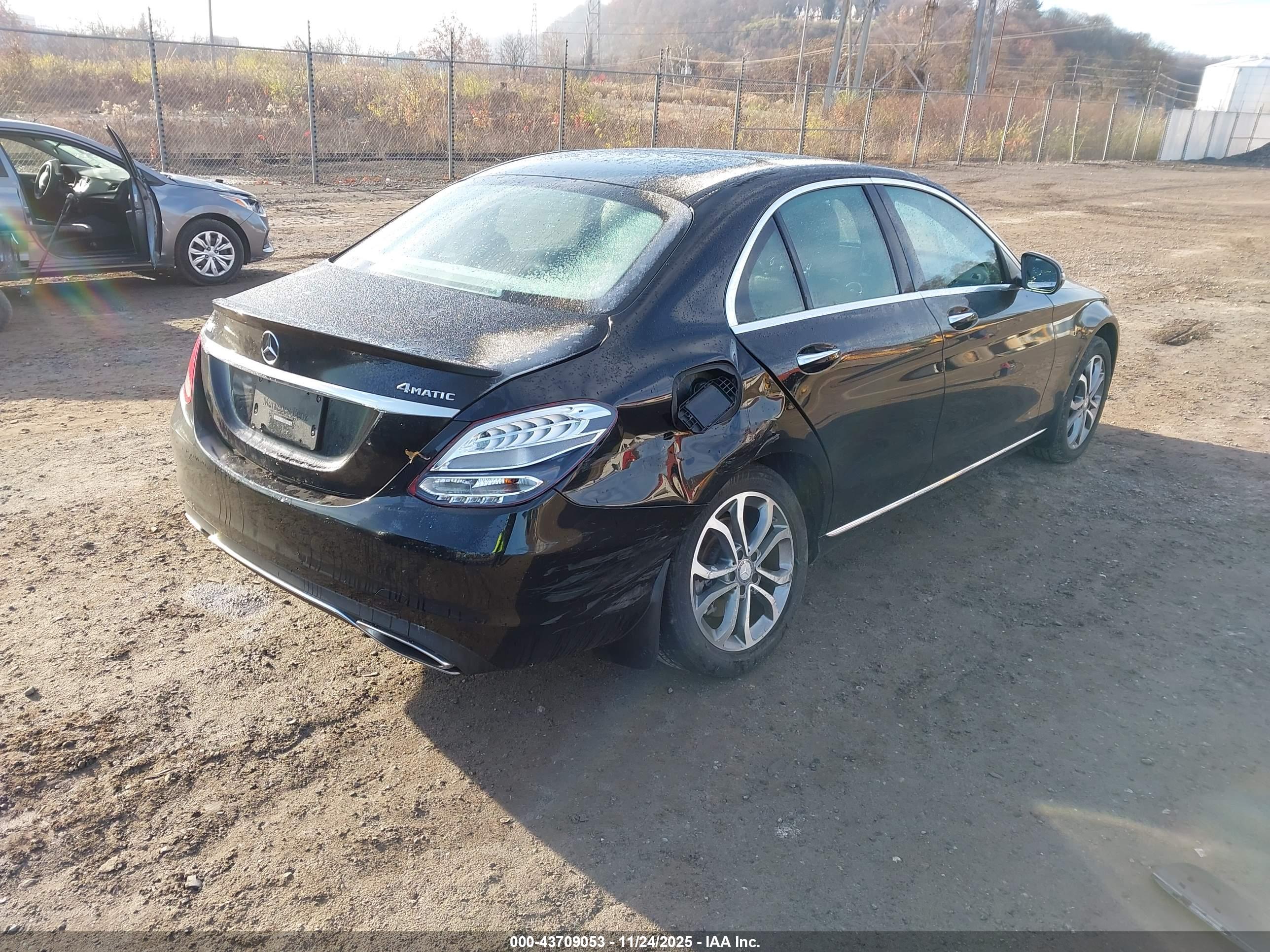 MERCEDES-BENZ C image 4