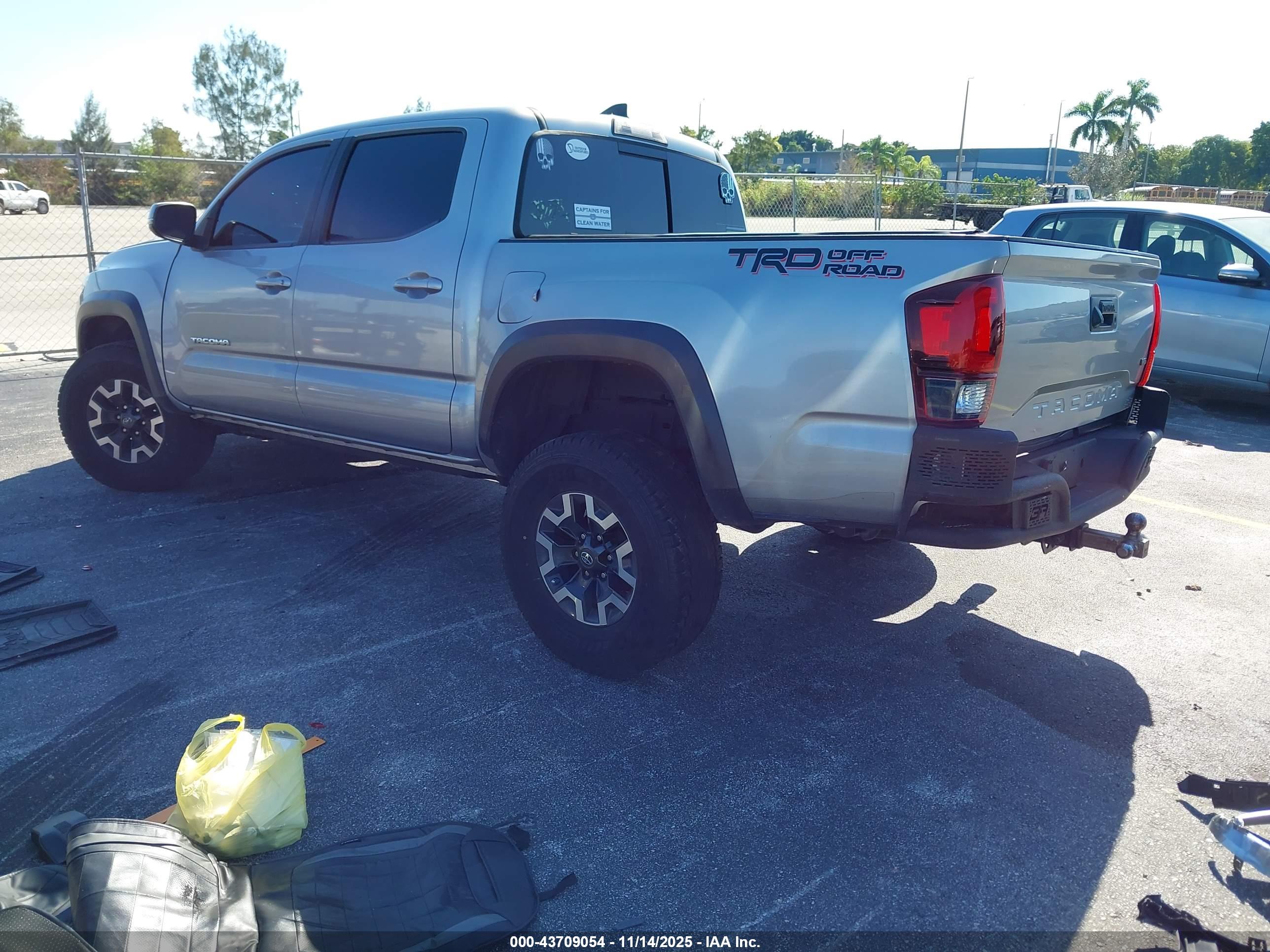 TOYOTA TACOMA image 3