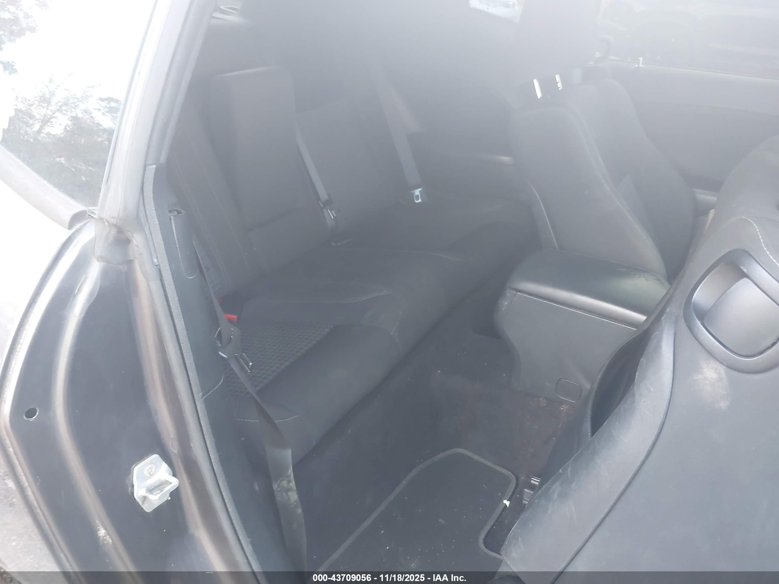 DODGE CHALLENGER image 8