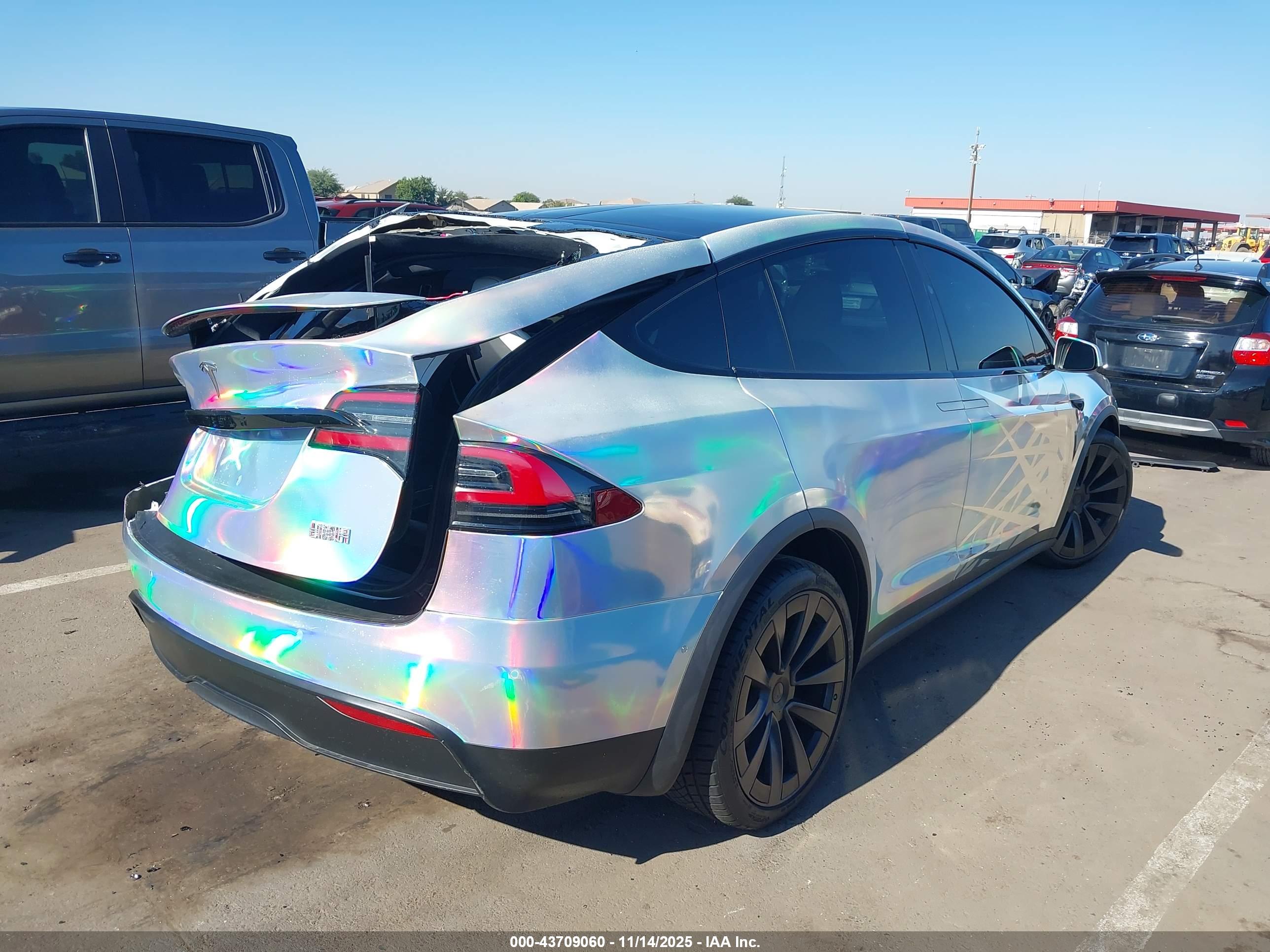 TESLA MODEL image 4