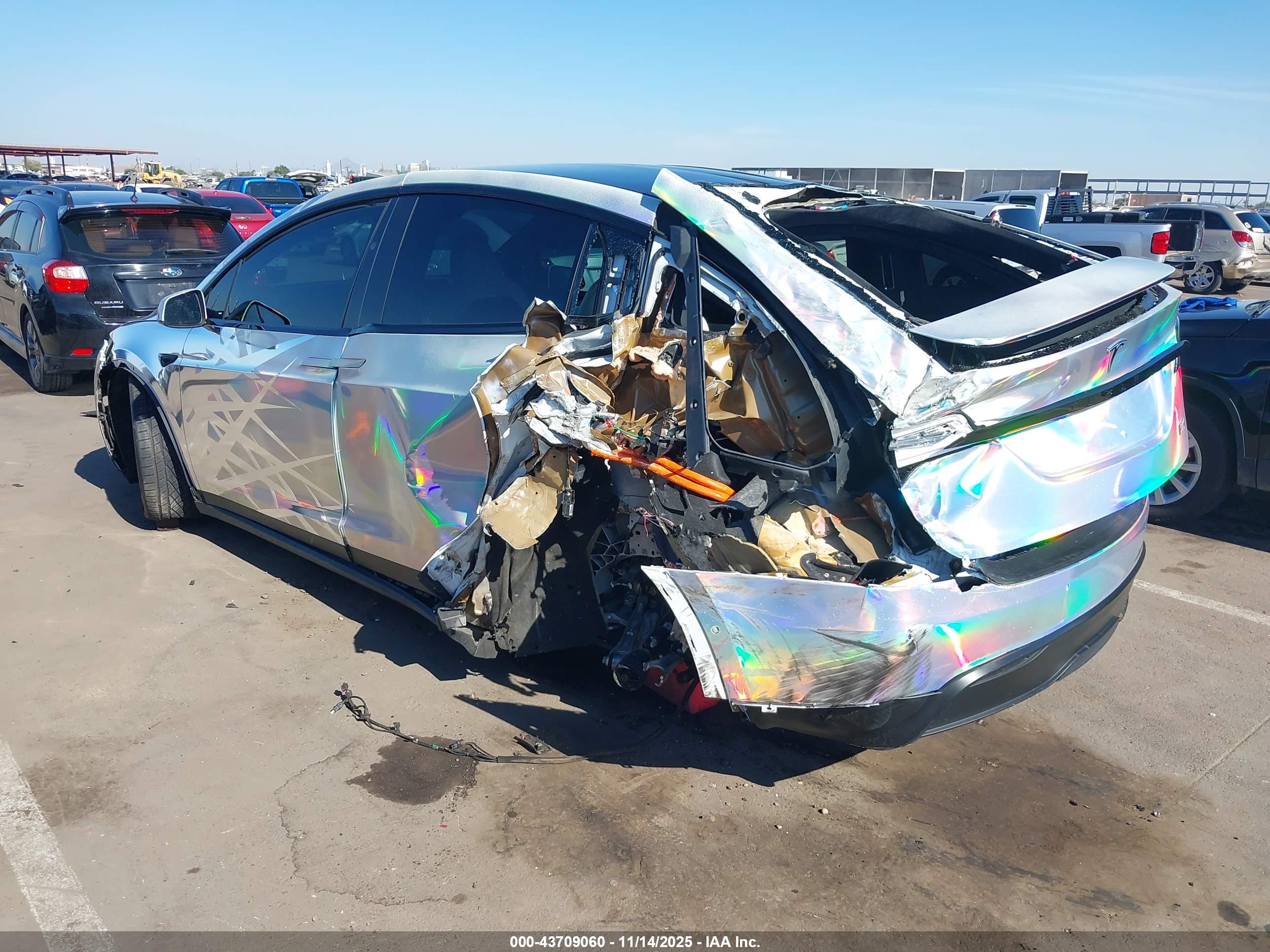 TESLA MODEL image 6