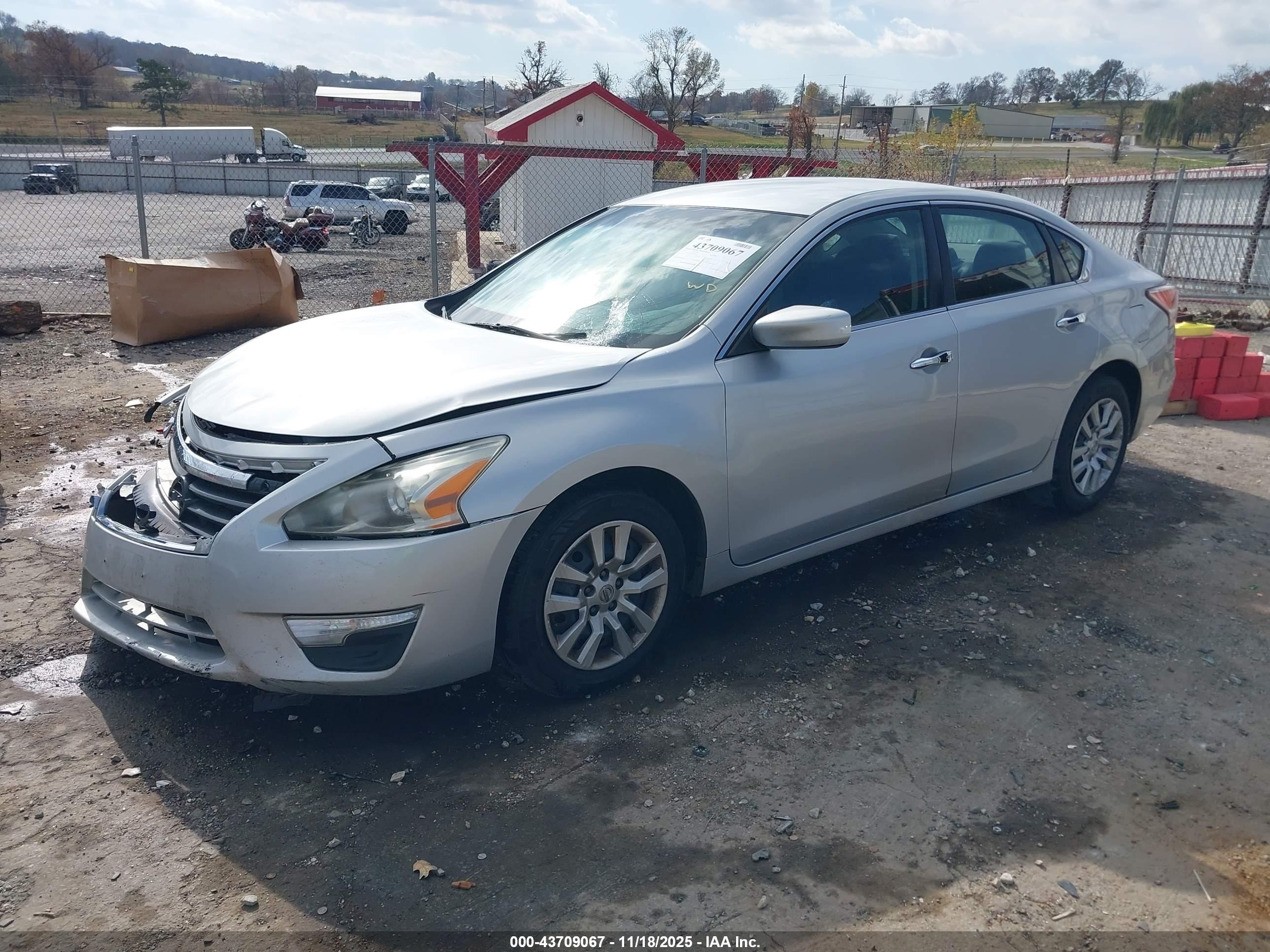 NISSAN ALTIMA image 2