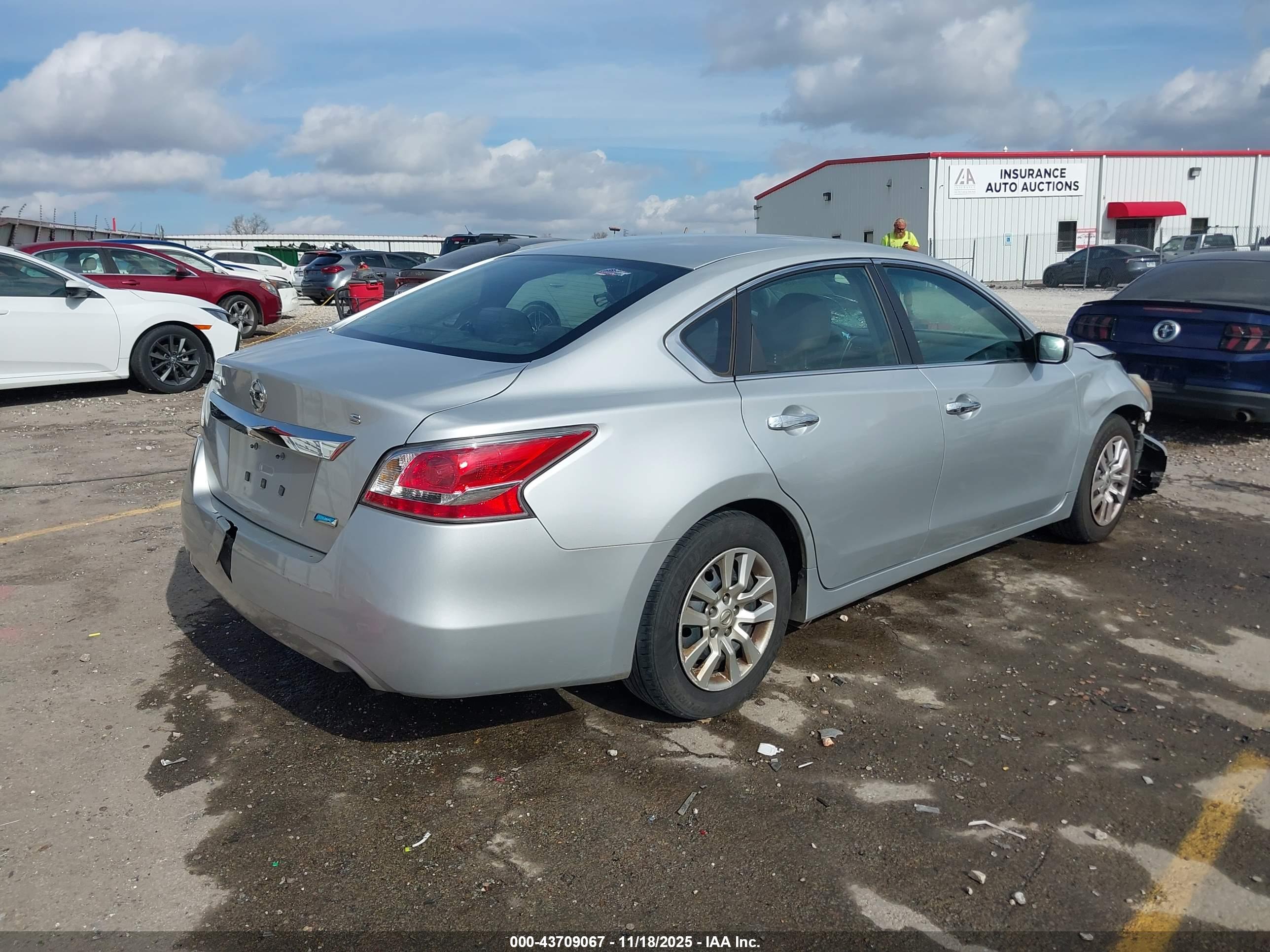 NISSAN ALTIMA image 4