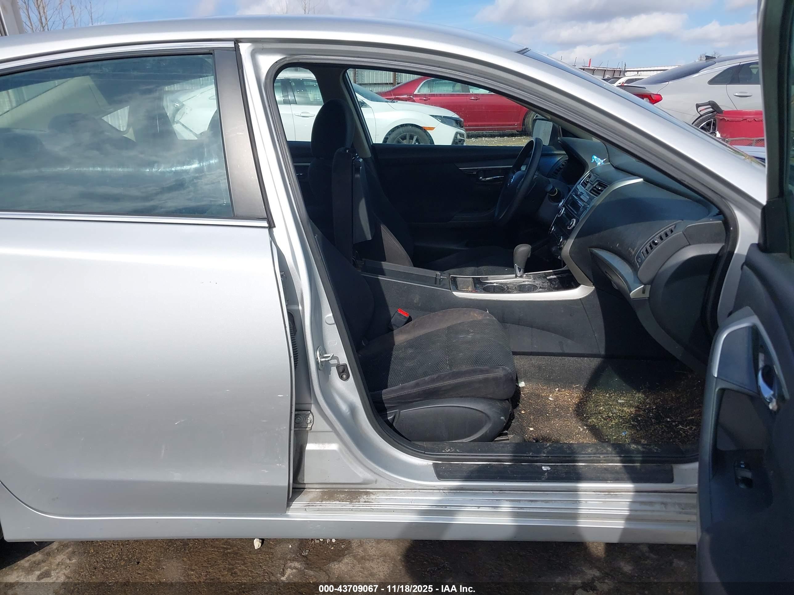 NISSAN ALTIMA image 5
