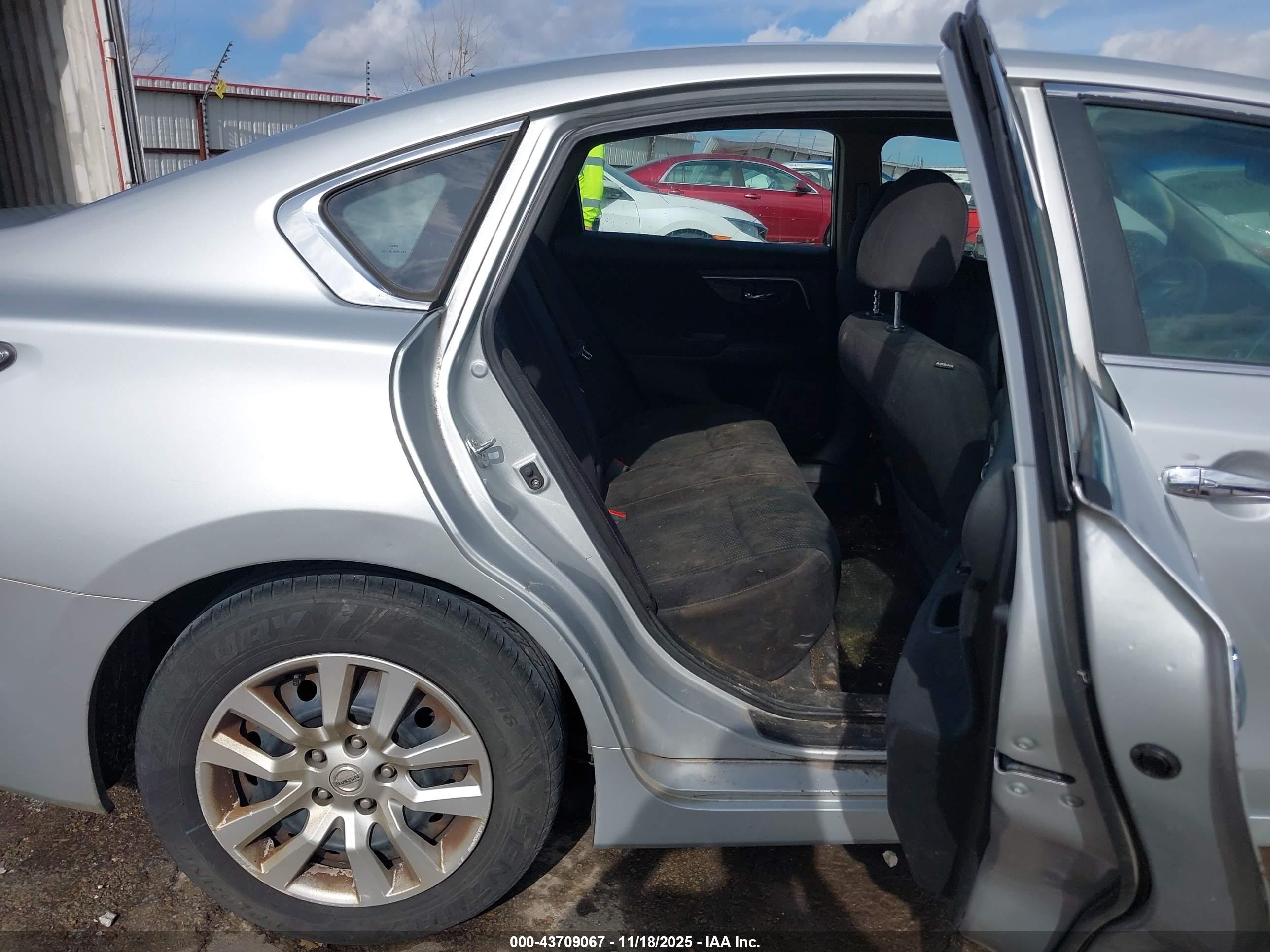 NISSAN ALTIMA image 8