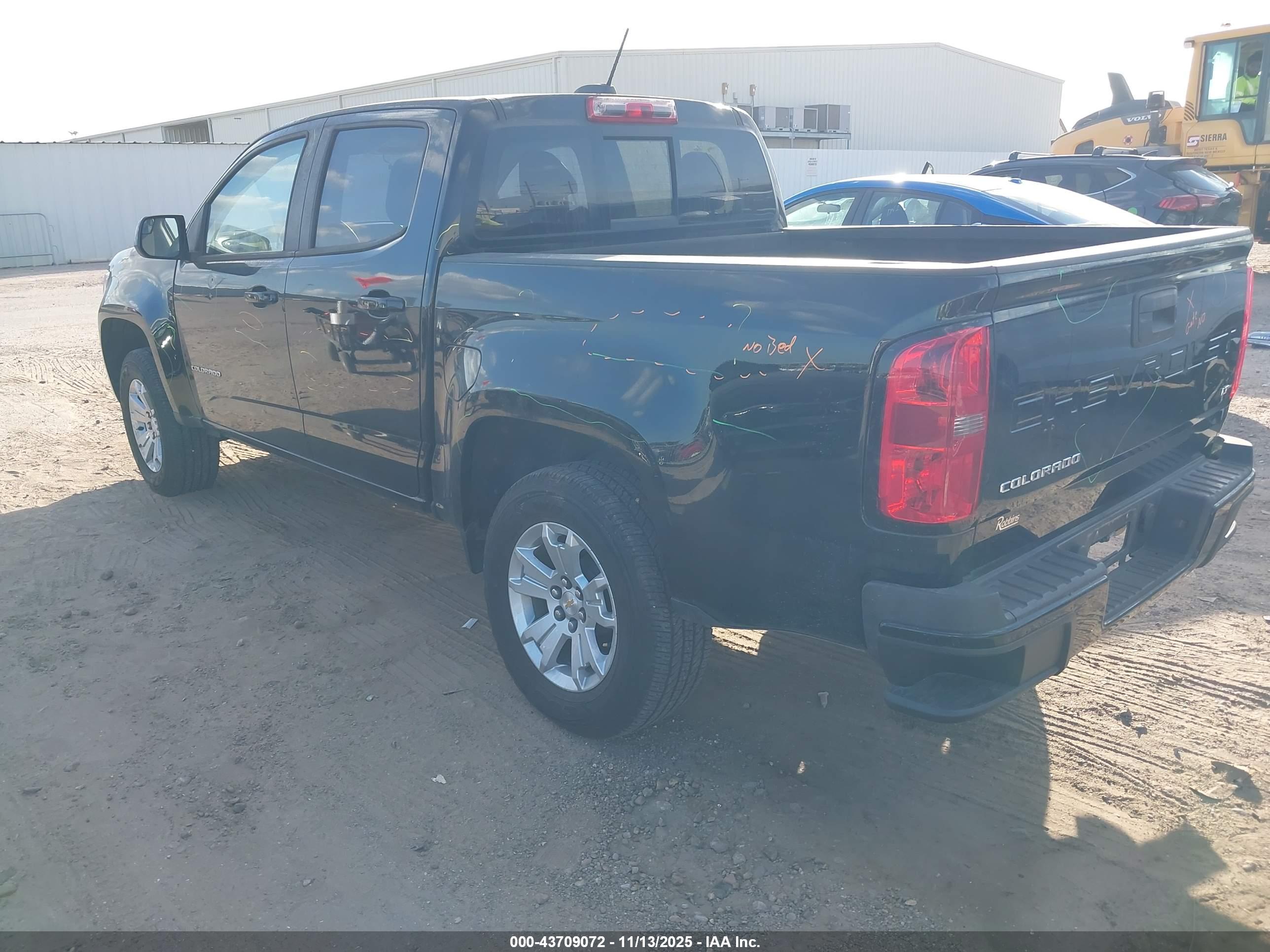 CHEVROLET COLORADO image 3