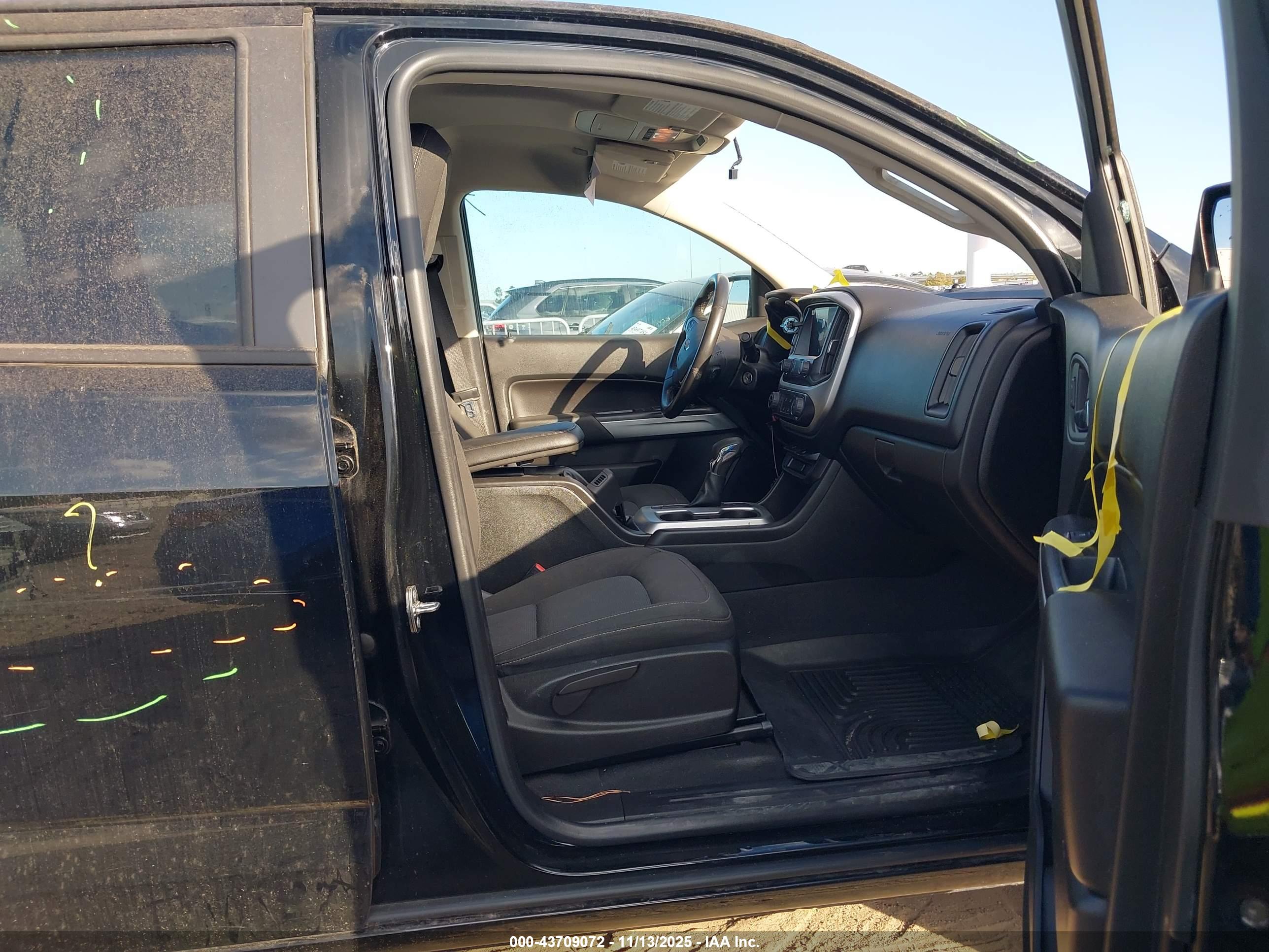 CHEVROLET COLORADO image 5