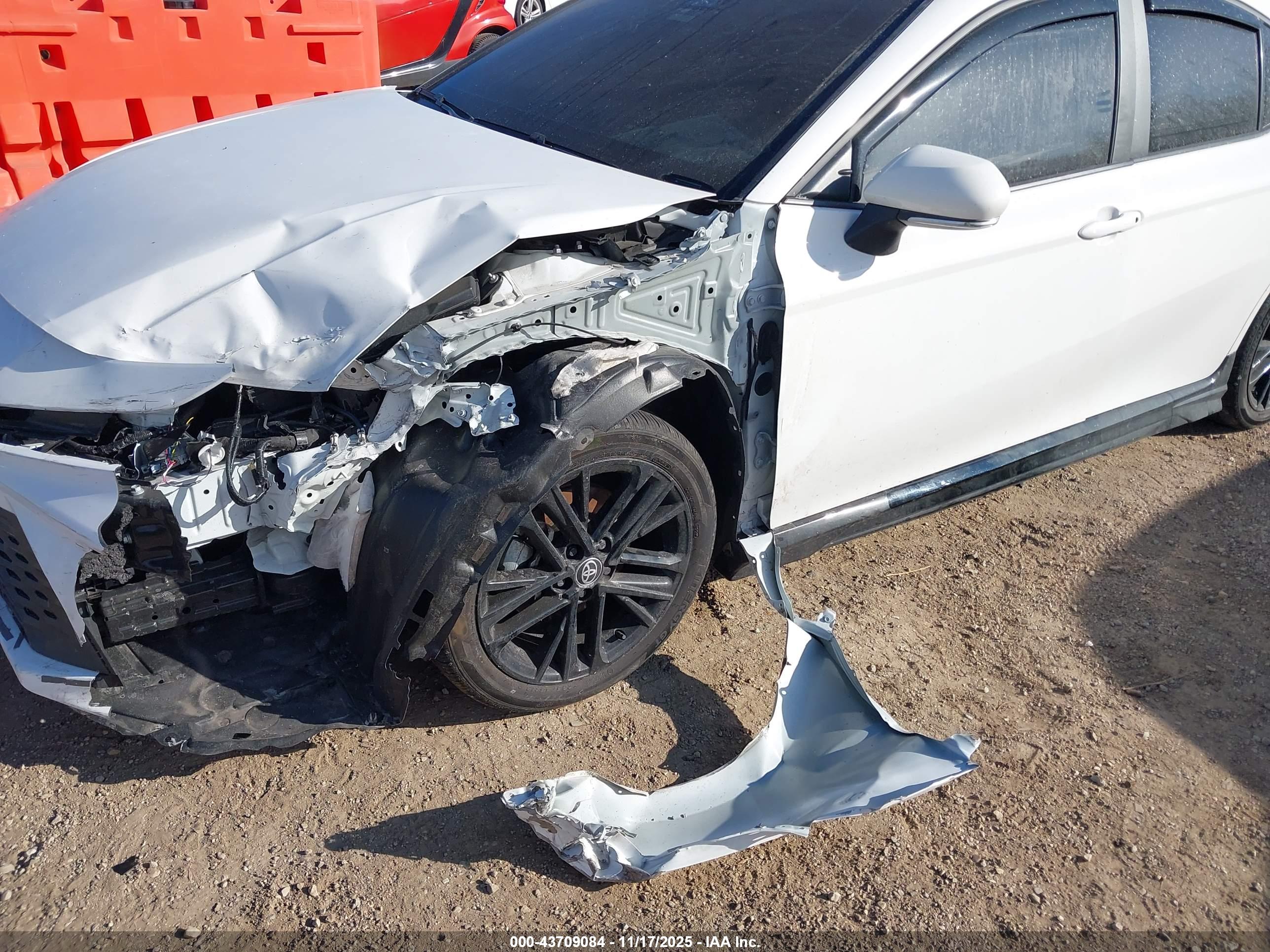 TOYOTA CAMRY image 6