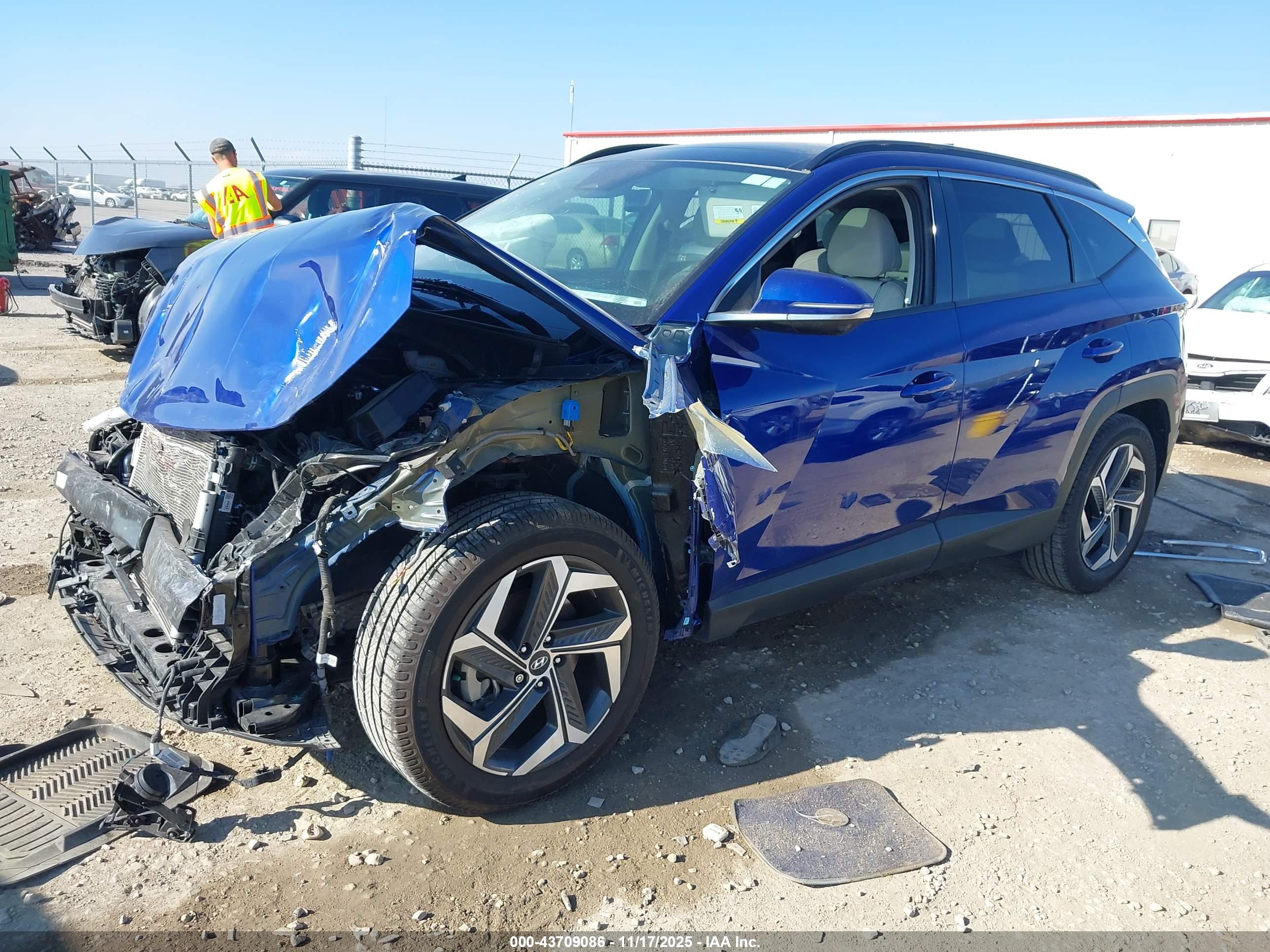 HYUNDAI TUCSON image 2