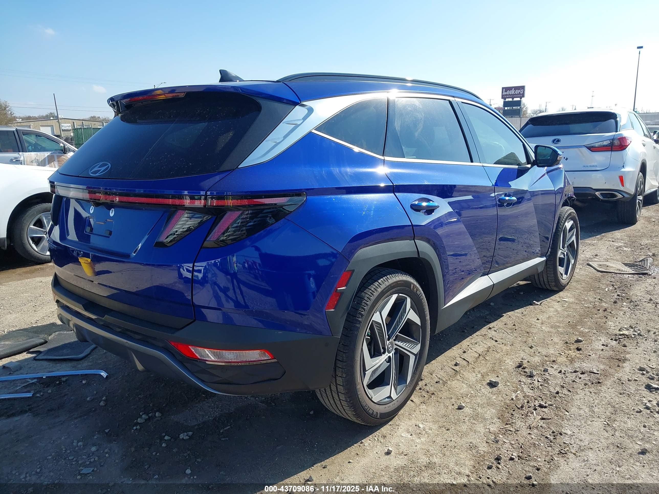HYUNDAI TUCSON image 4