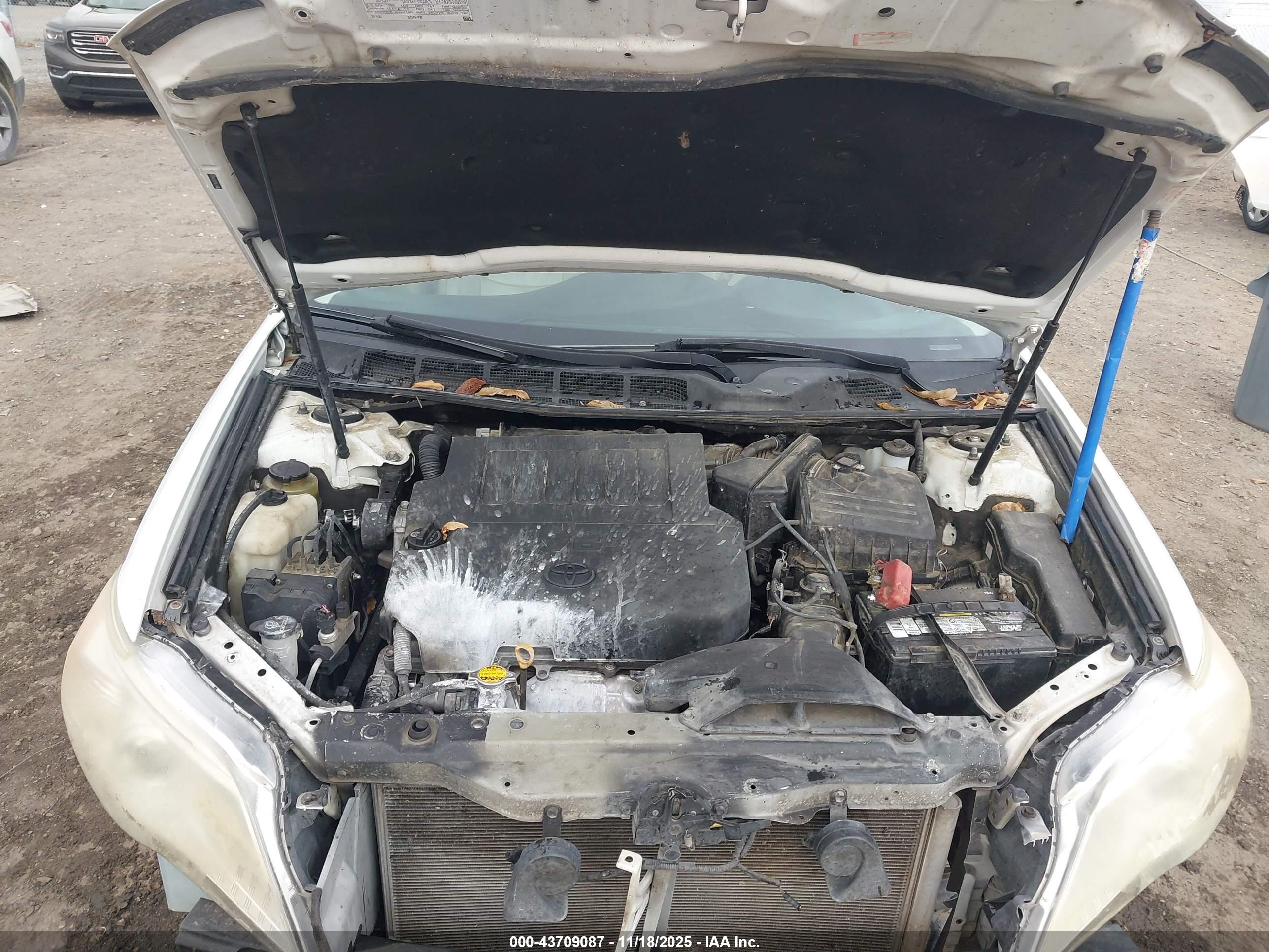 TOYOTA AVALON image 10