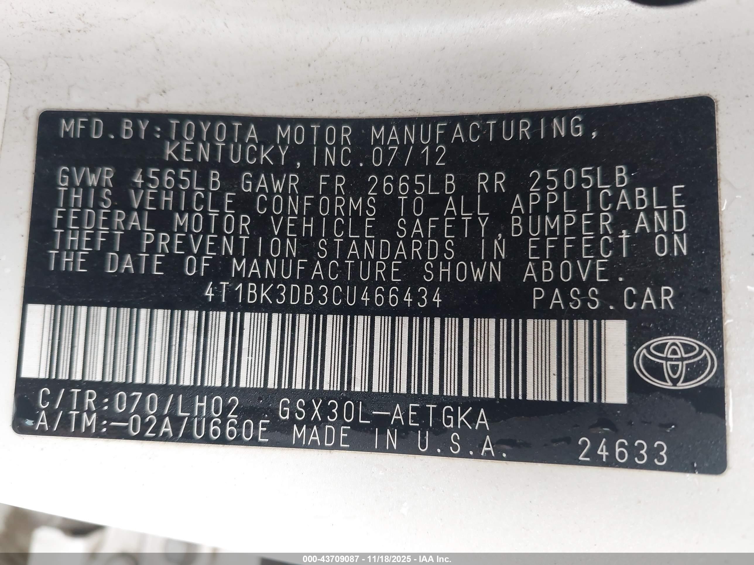 TOYOTA AVALON image 9