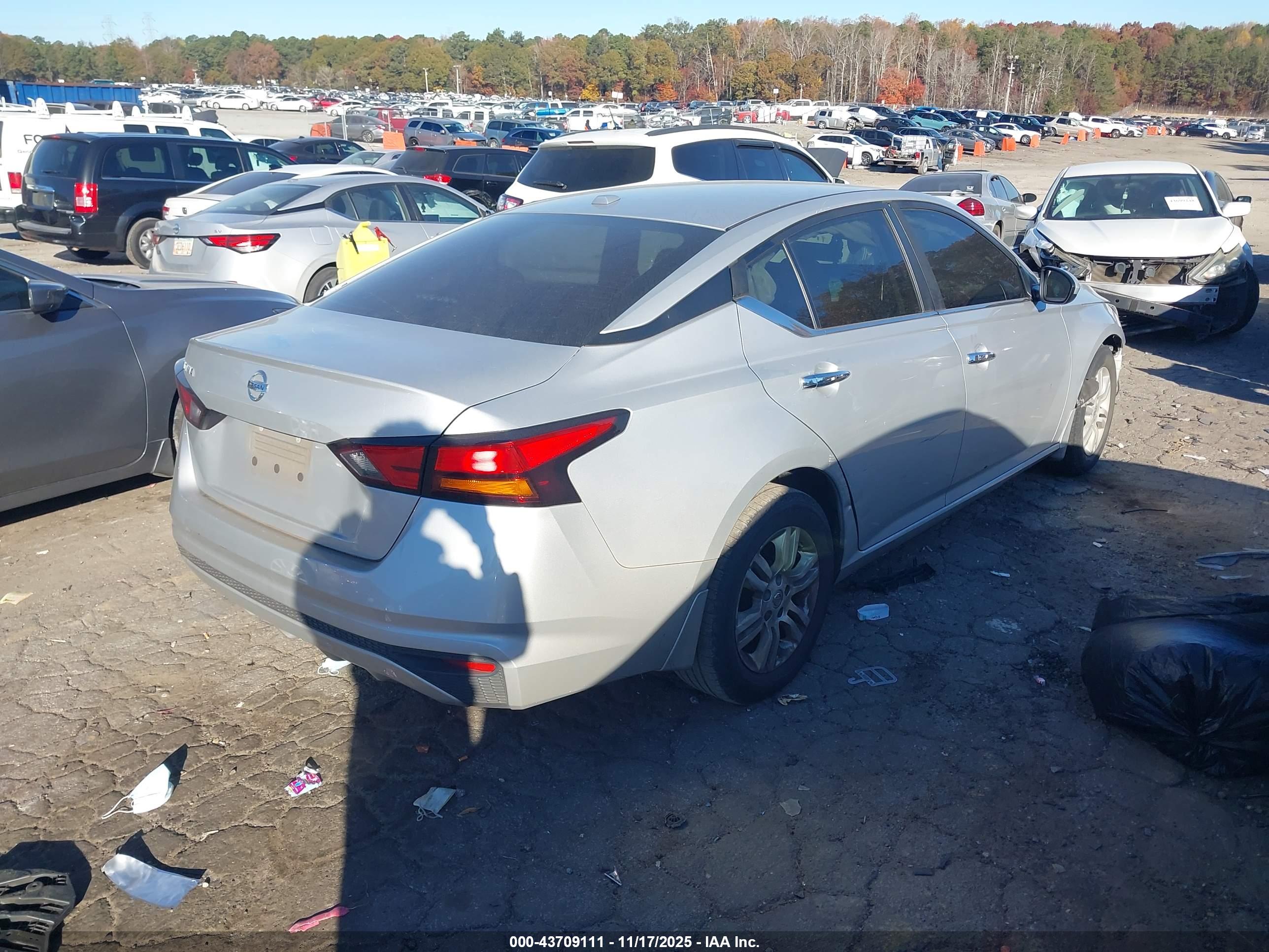 NISSAN ALTIMA image 4