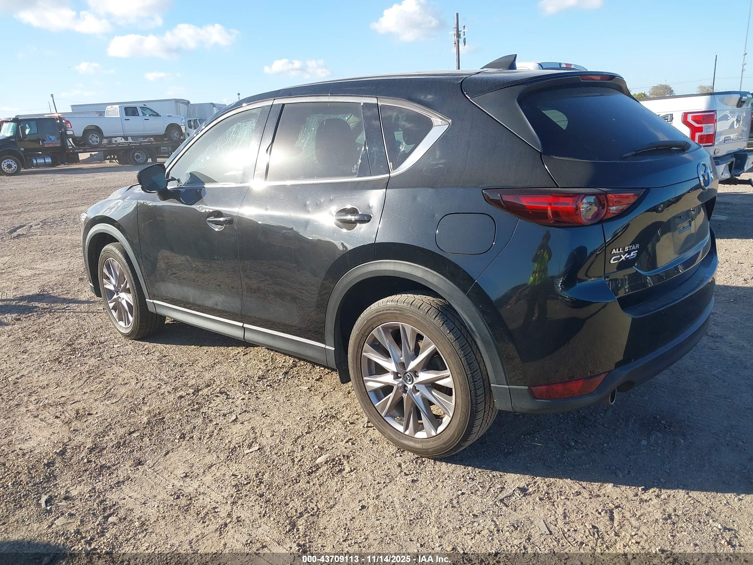 MAZDA CX-5 image 3