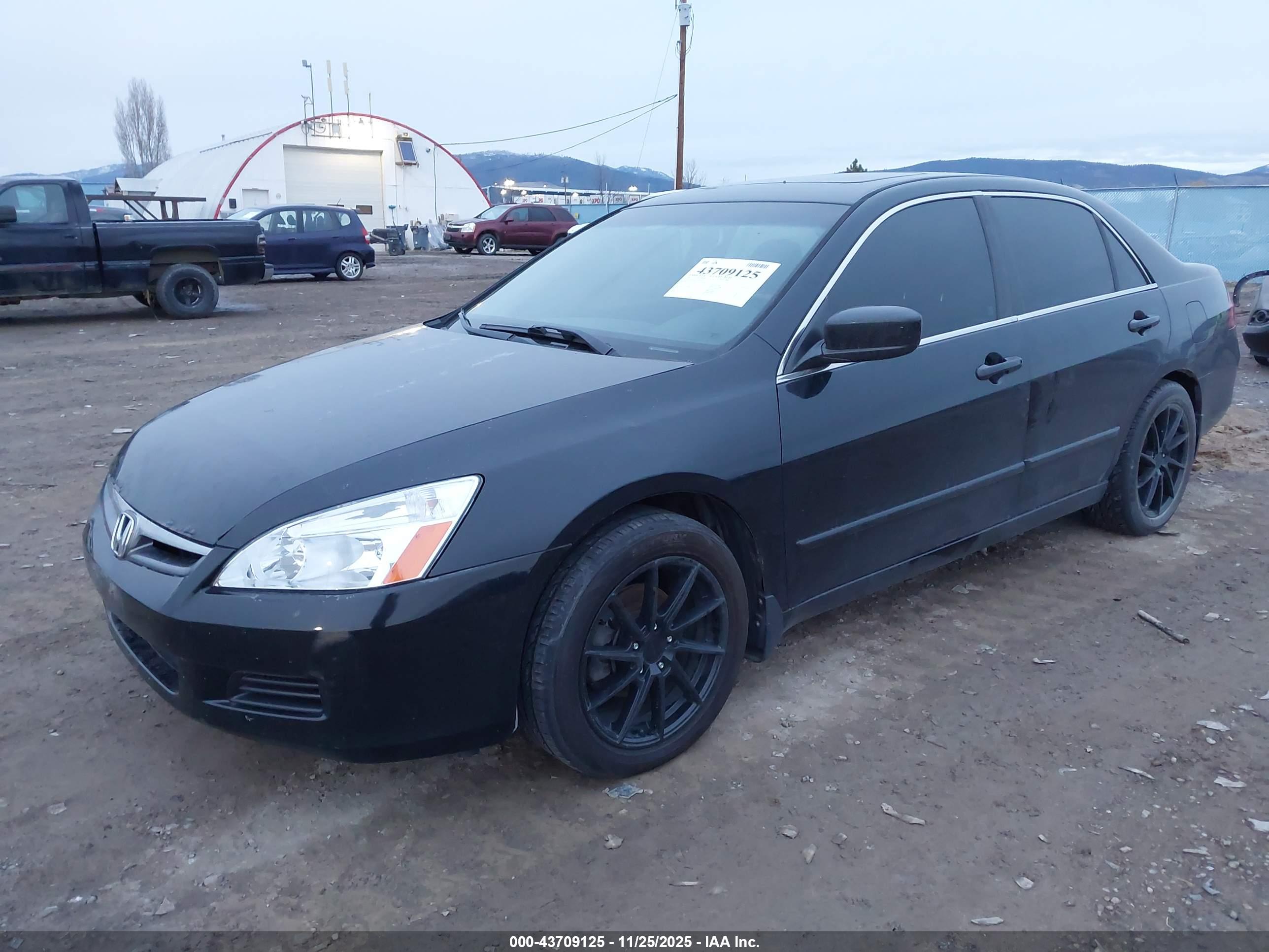 HONDA ACCORD image 2