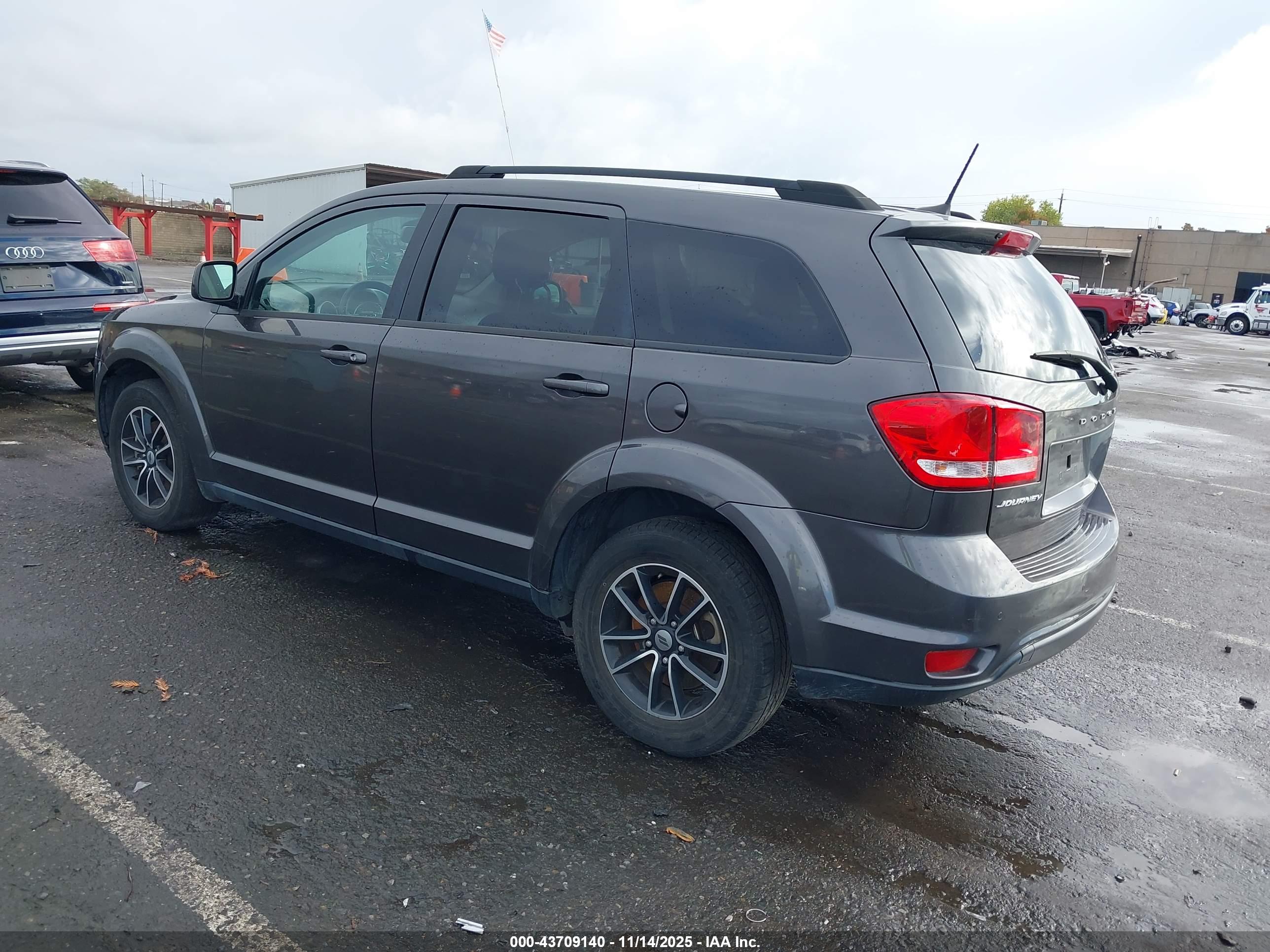 DODGE JOURNEY image 3