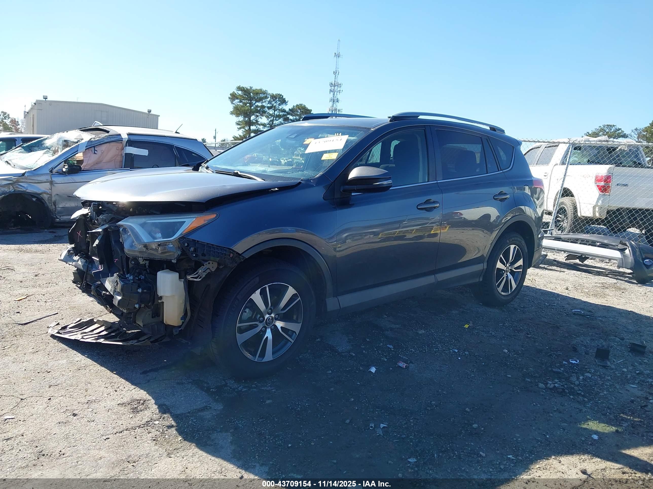 TOYOTA RAV4 image 2
