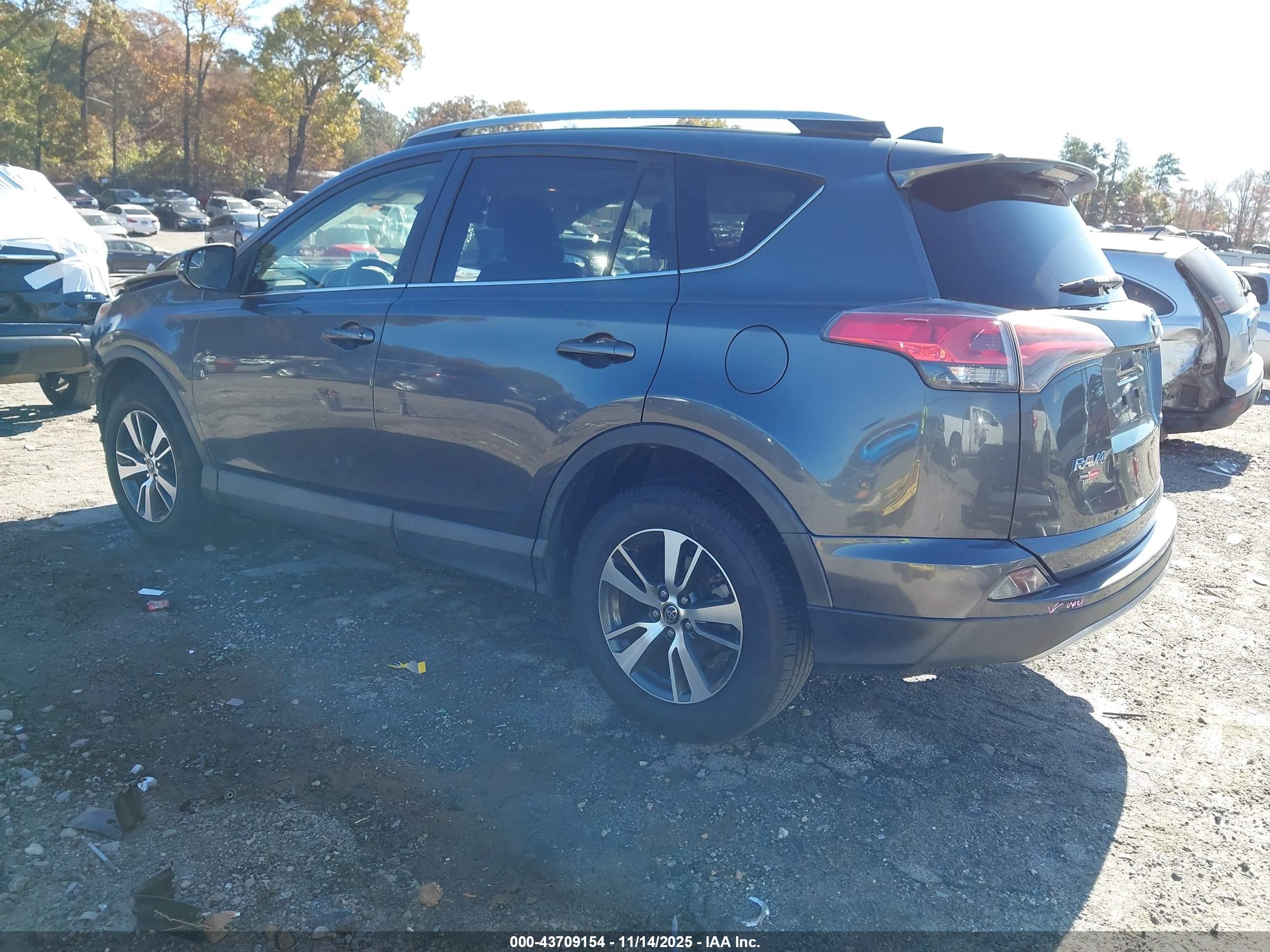 TOYOTA RAV4 image 3