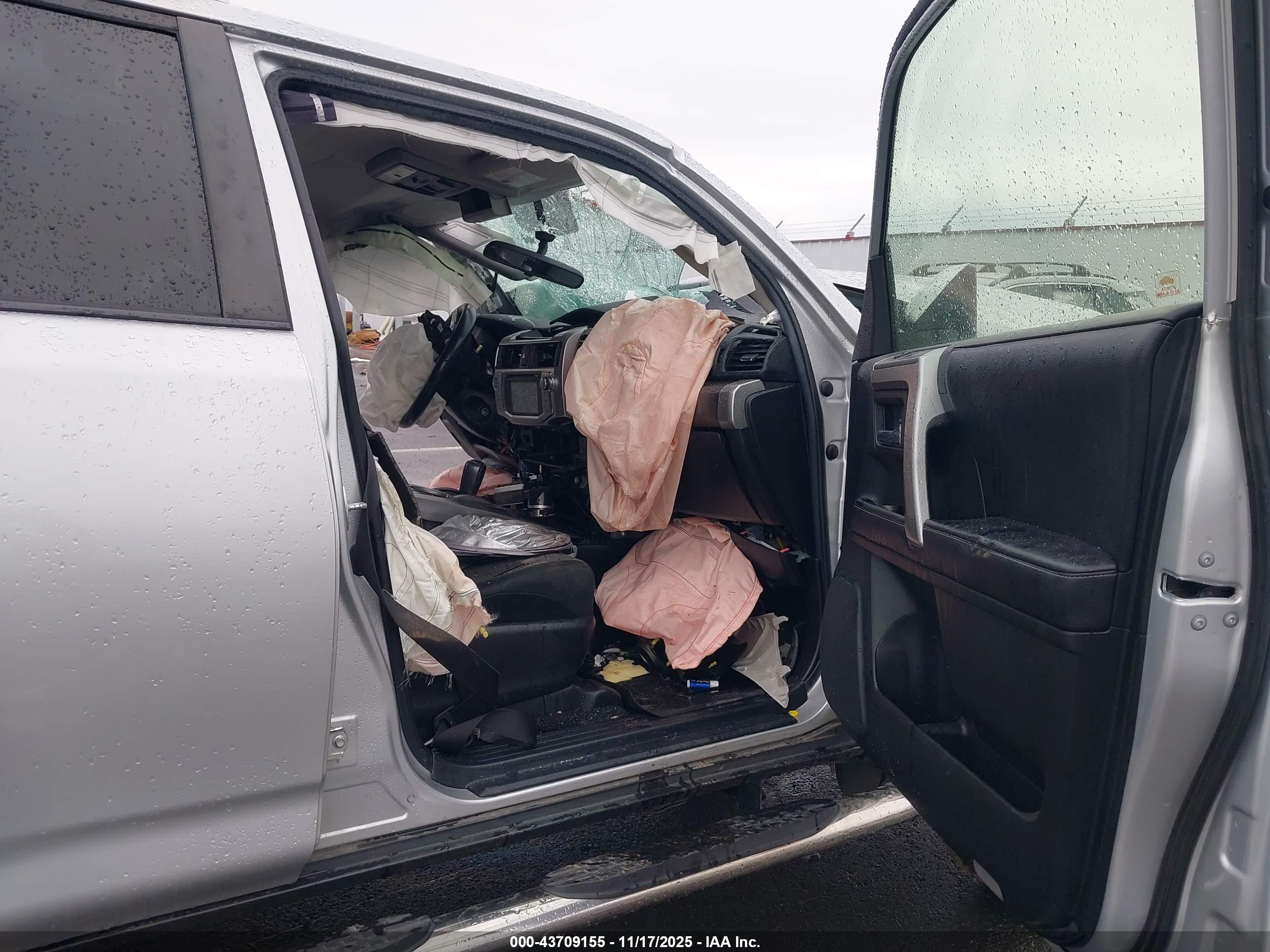 TOYOTA 4RUNNER image 5