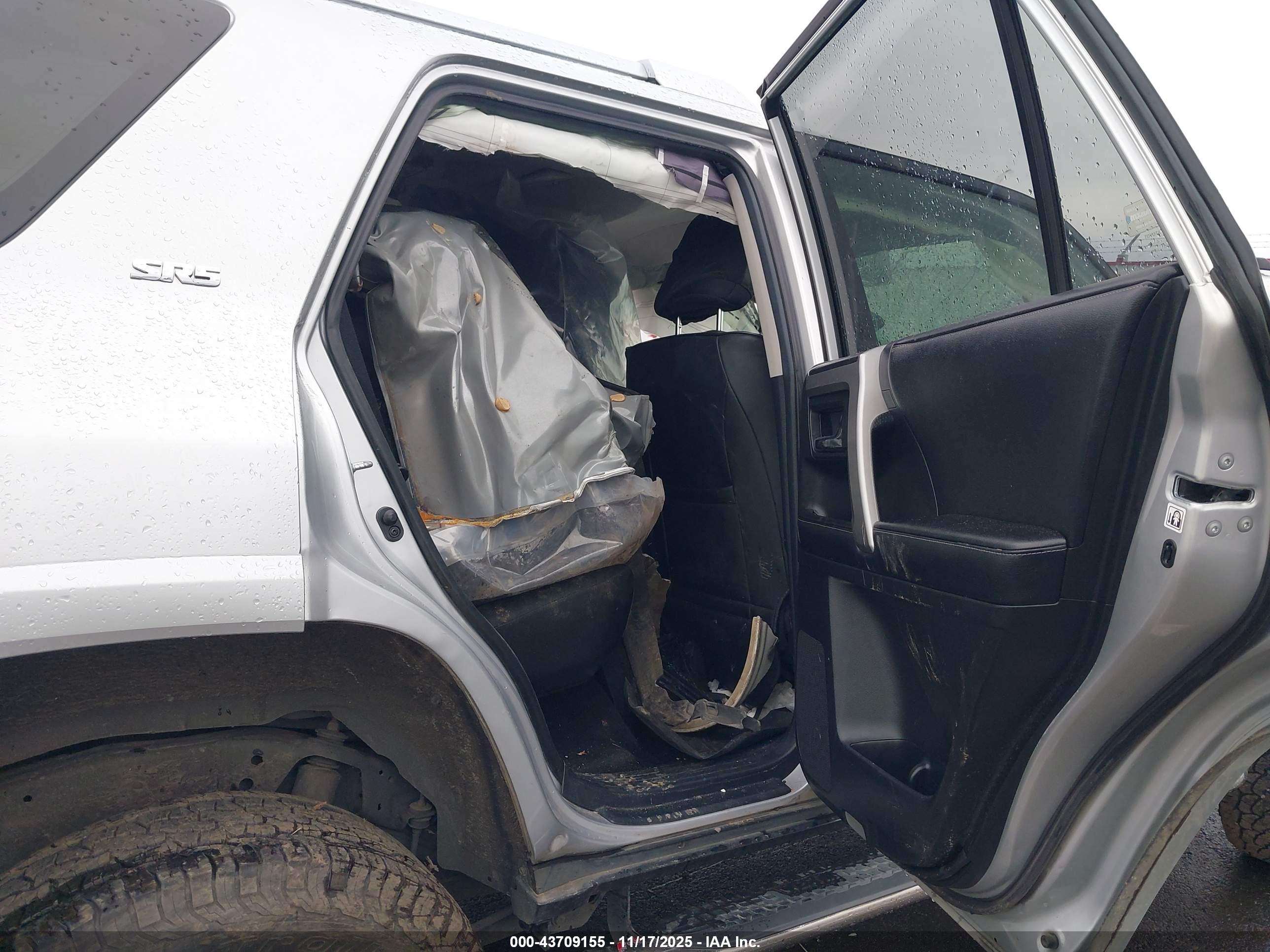 TOYOTA 4RUNNER image 8