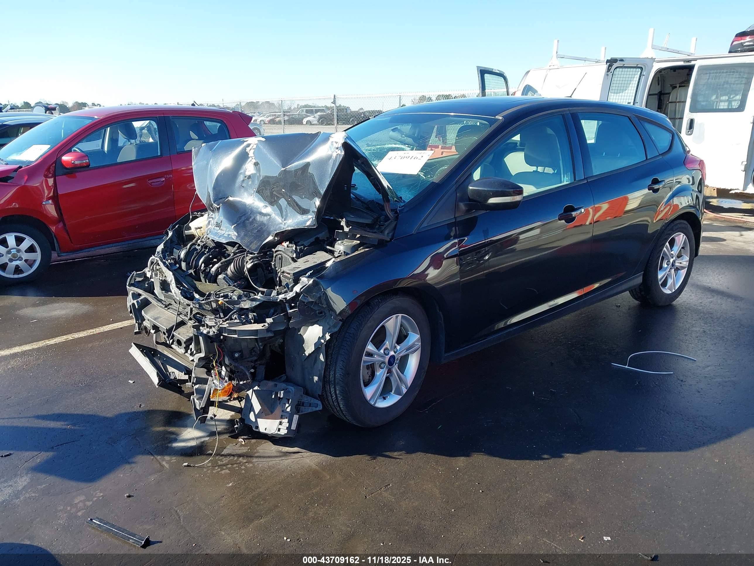 FORD FOCUS image 2