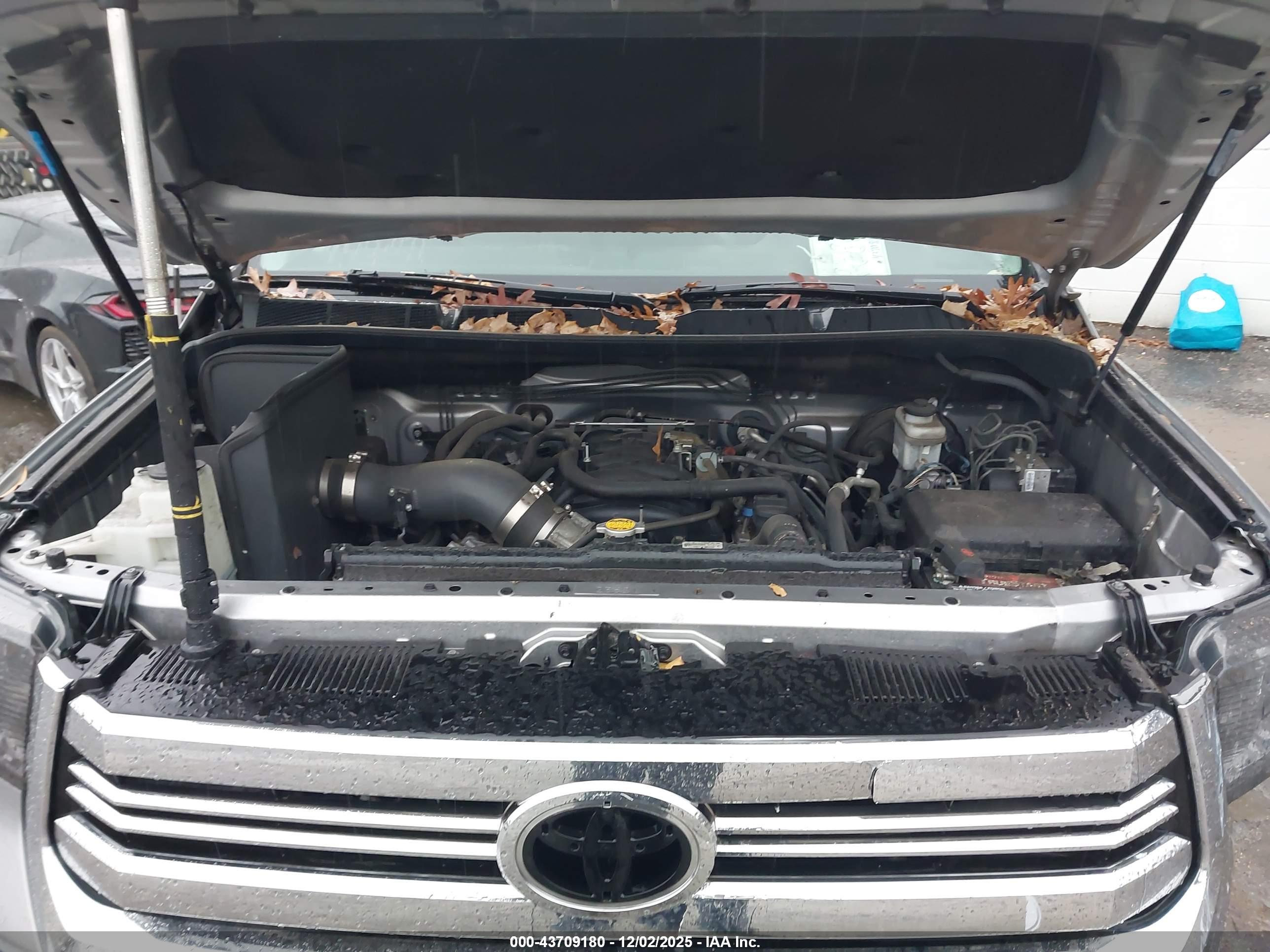 TOYOTA TUNDRA image 10