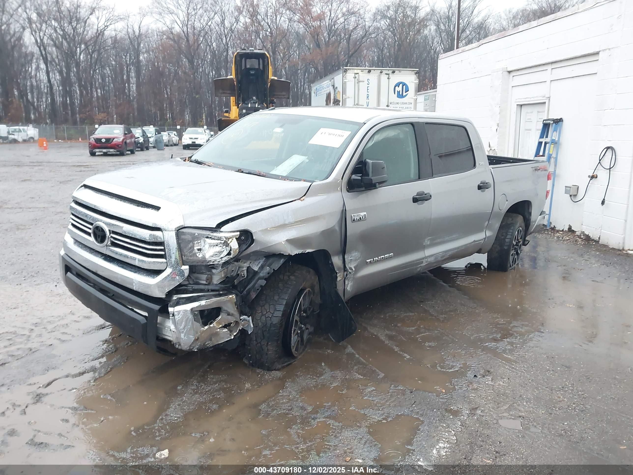 TOYOTA TUNDRA image 2