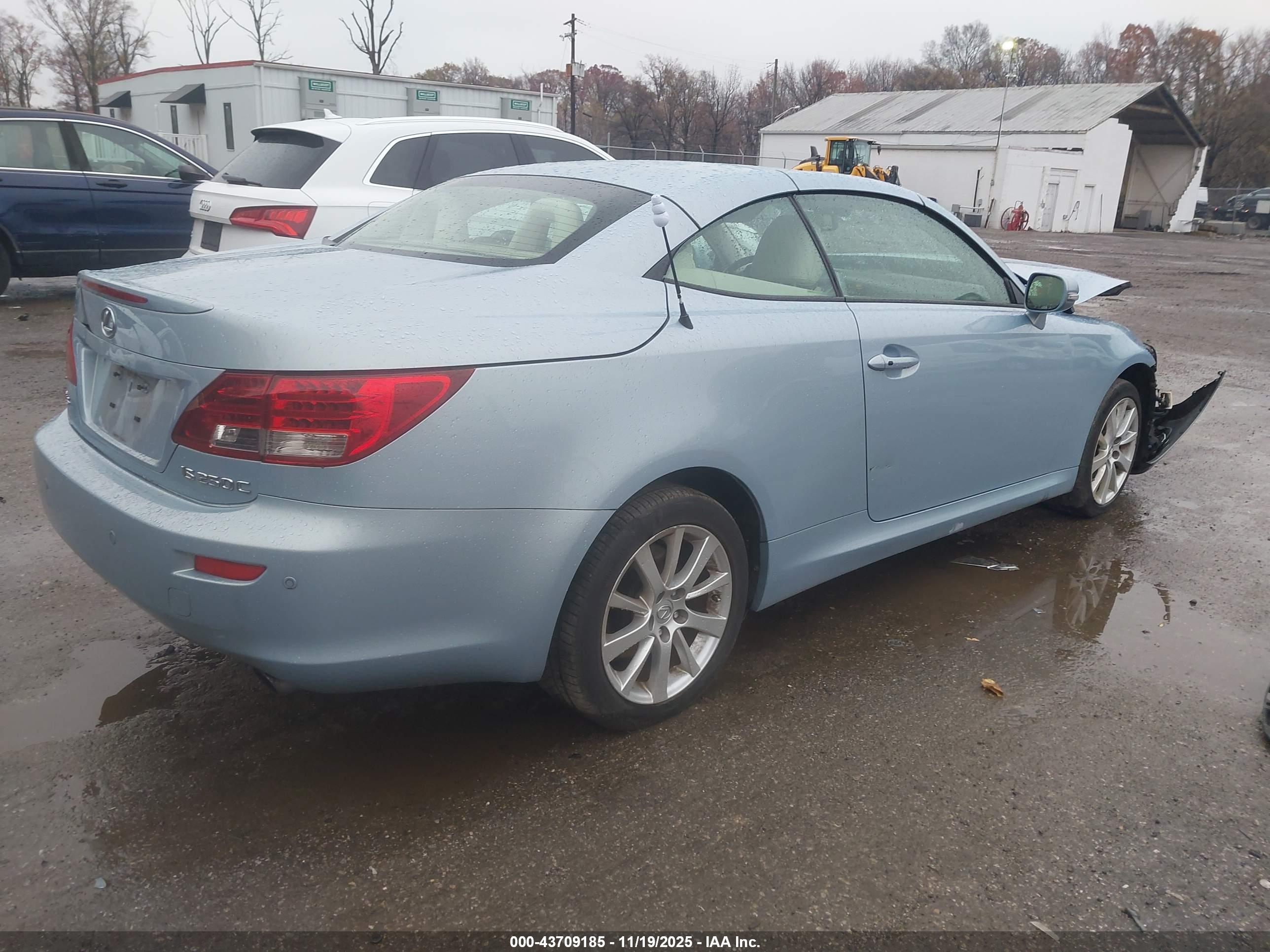LEXUS IS image 4