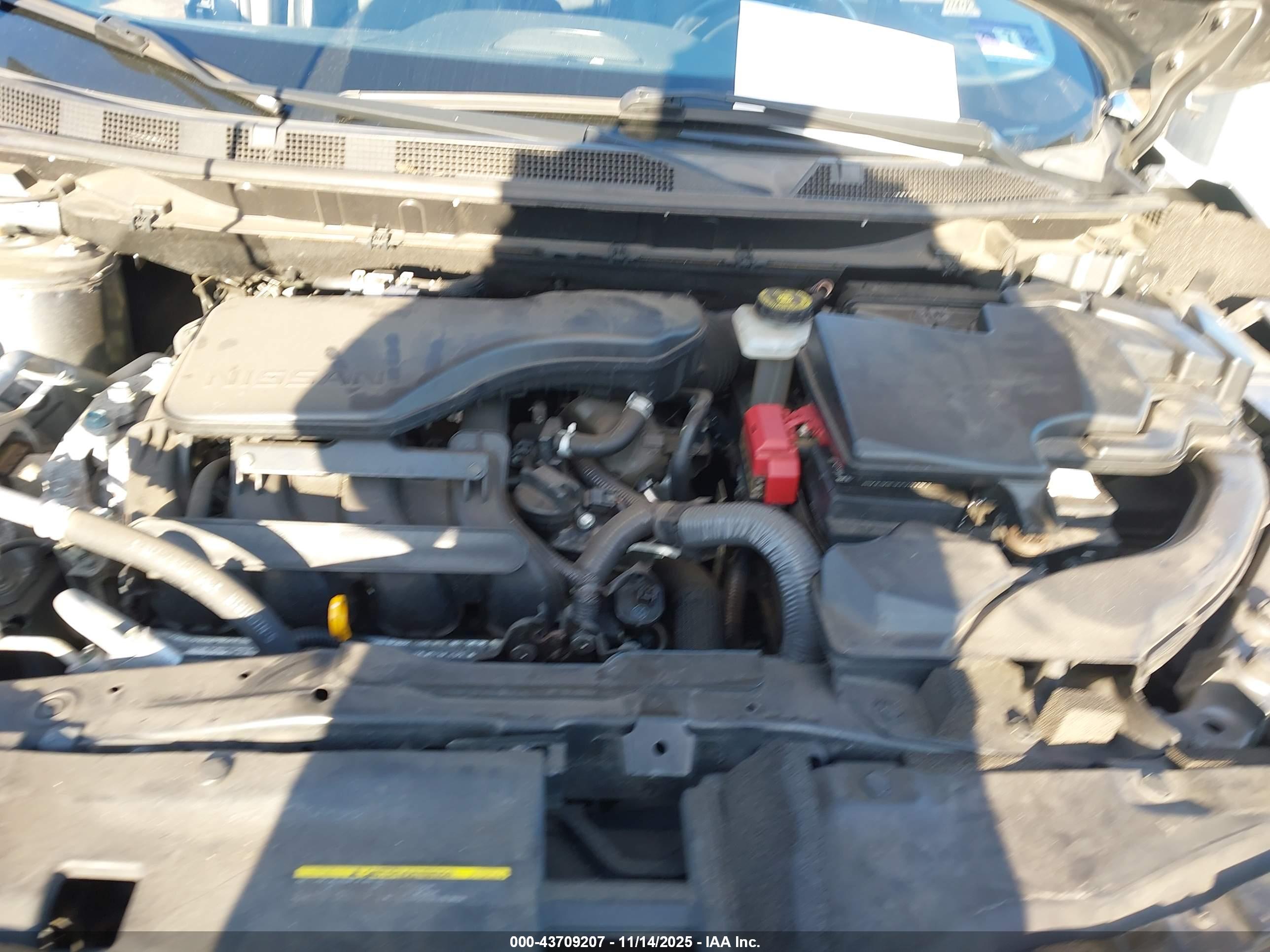 NISSAN ROGUE image 10