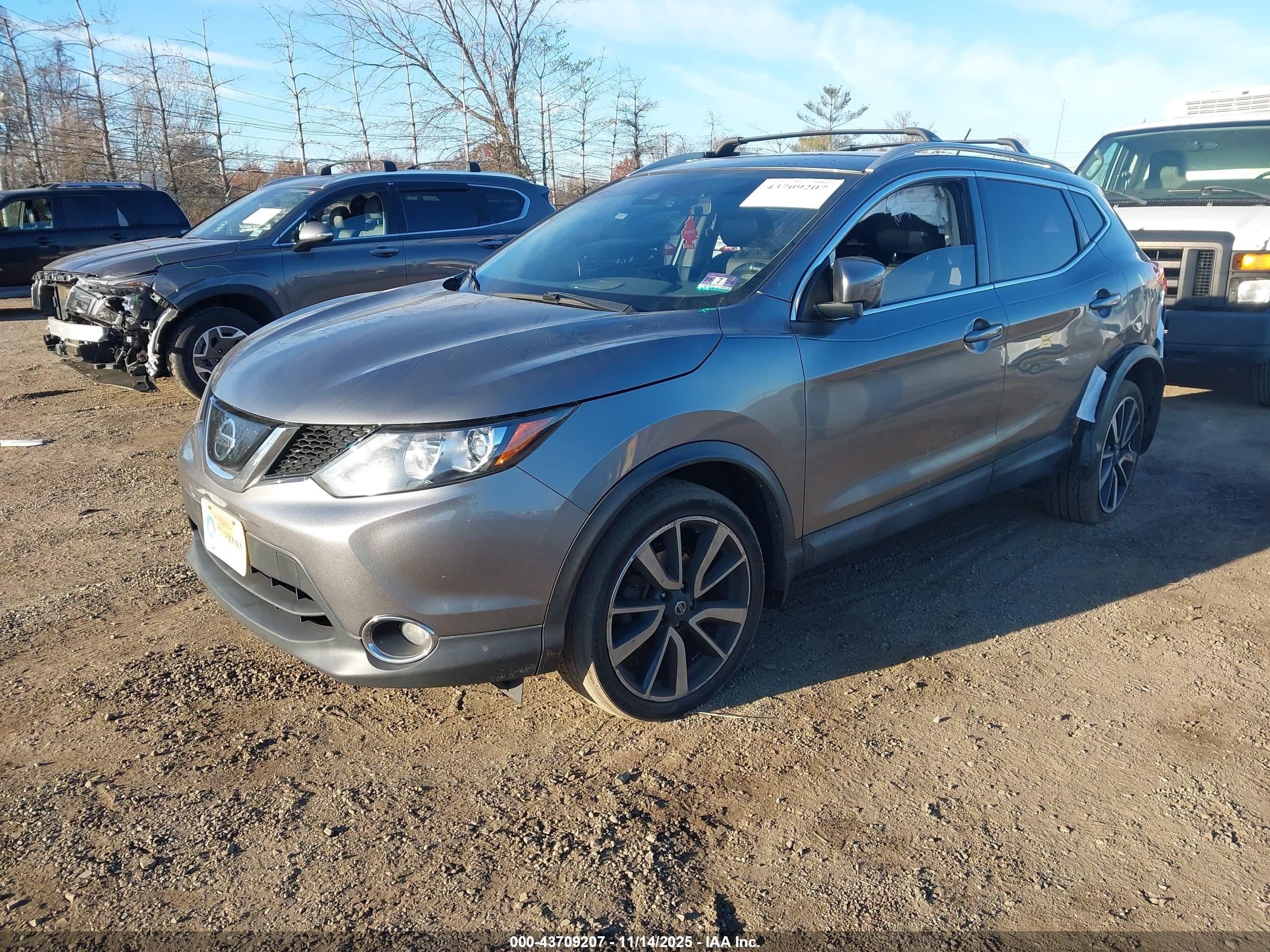 NISSAN ROGUE image 2