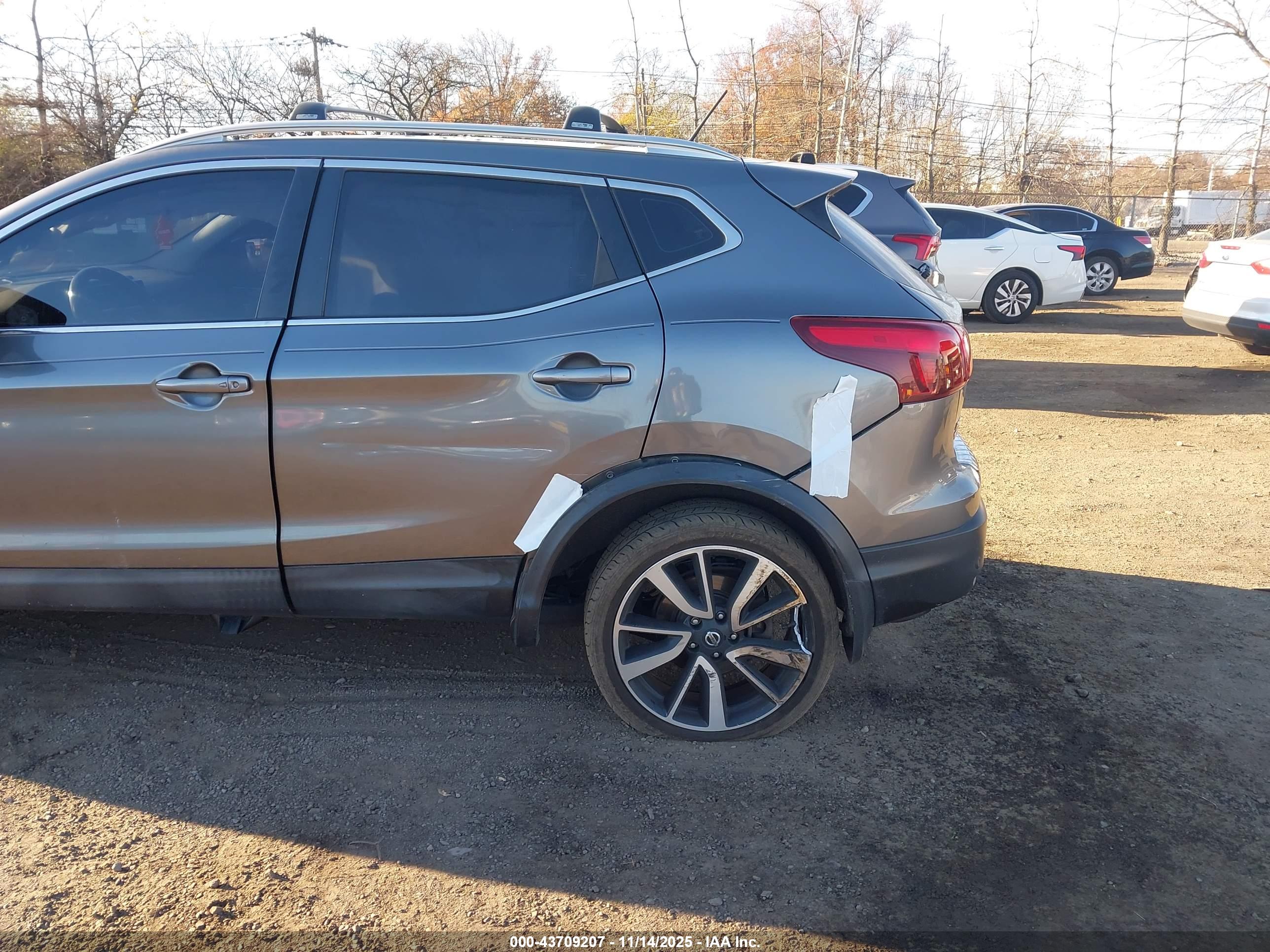 NISSAN ROGUE image 6