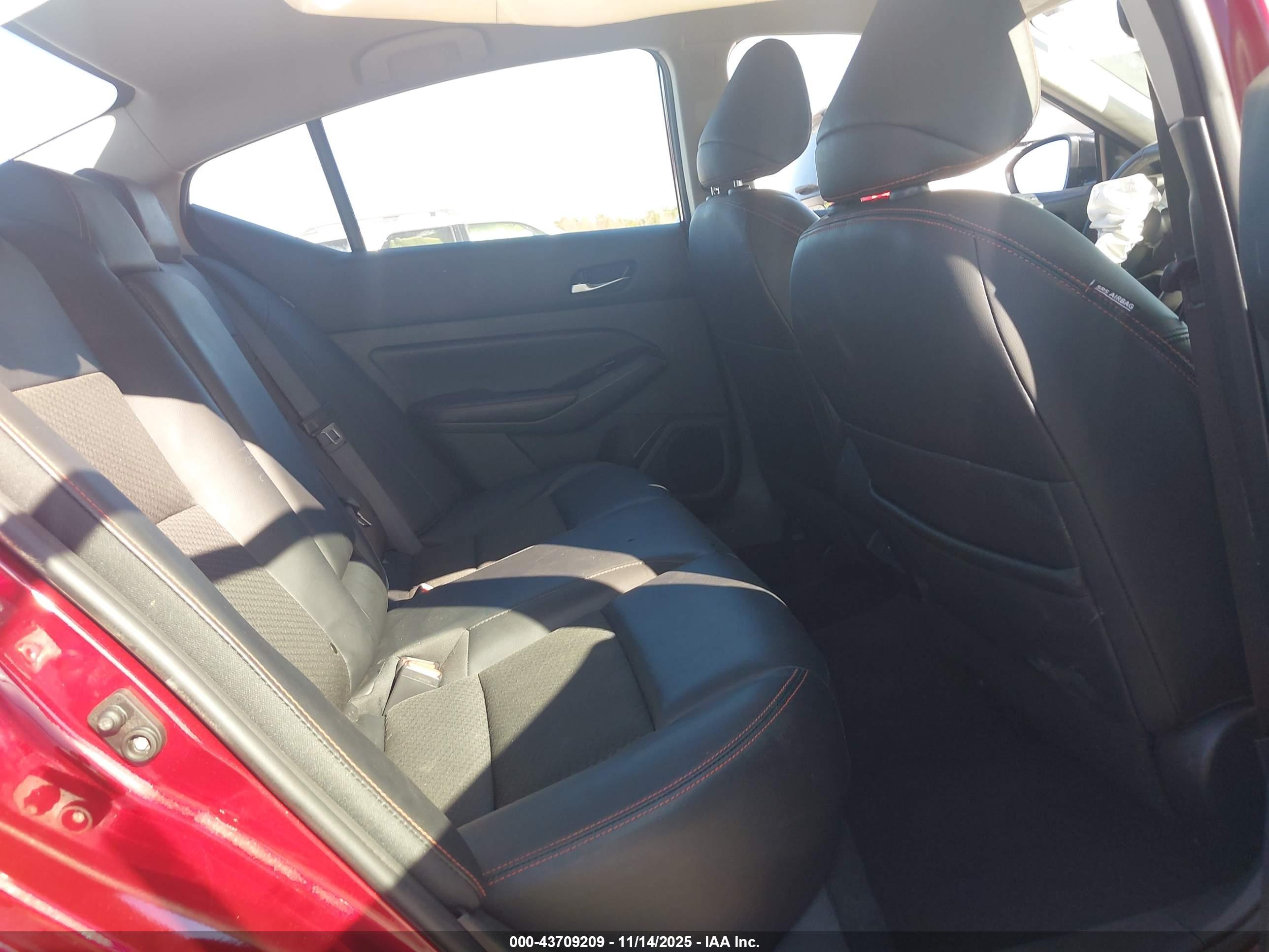 NISSAN ALTIMA image 8