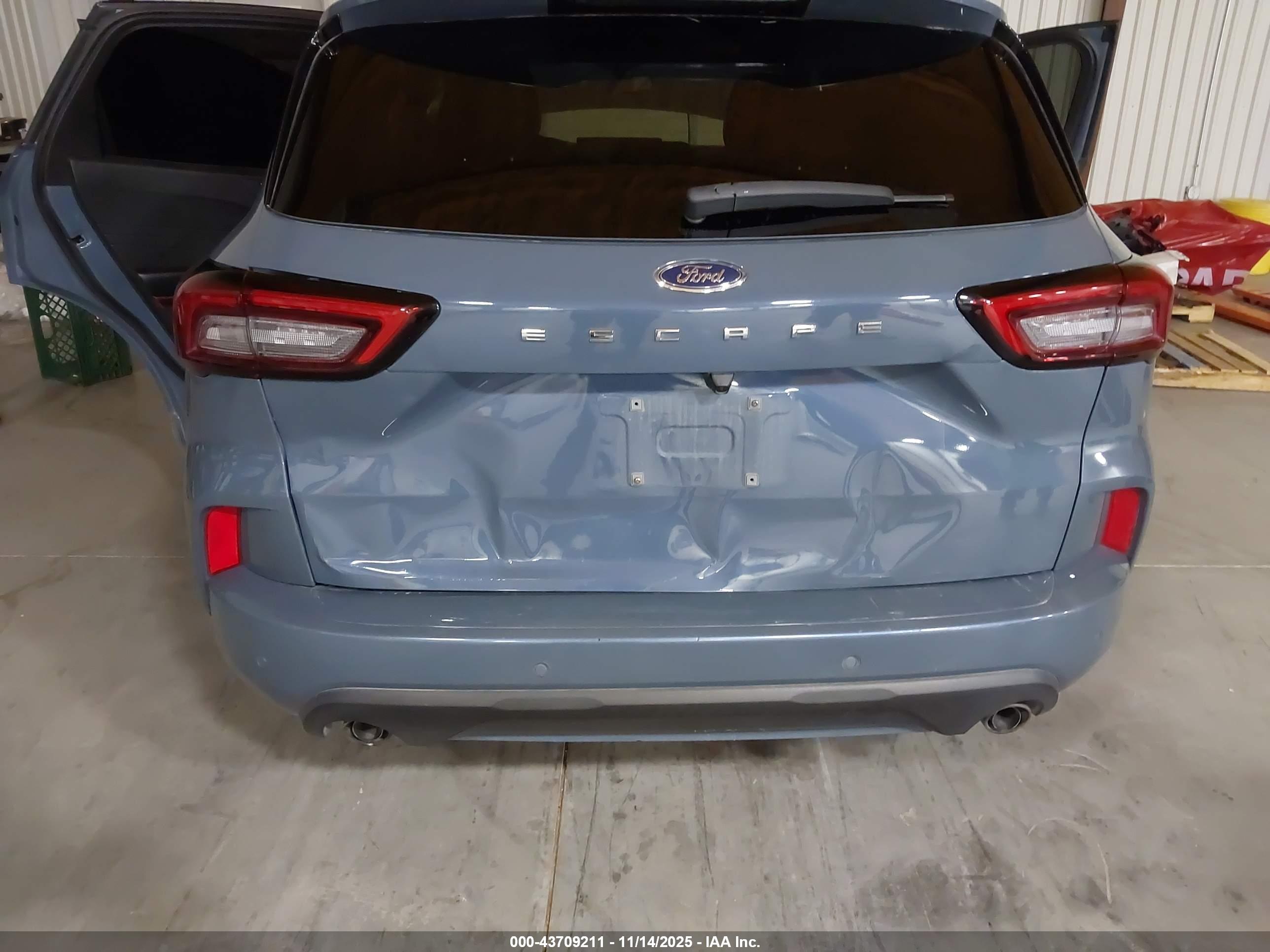 FORD ESCAPE image 6