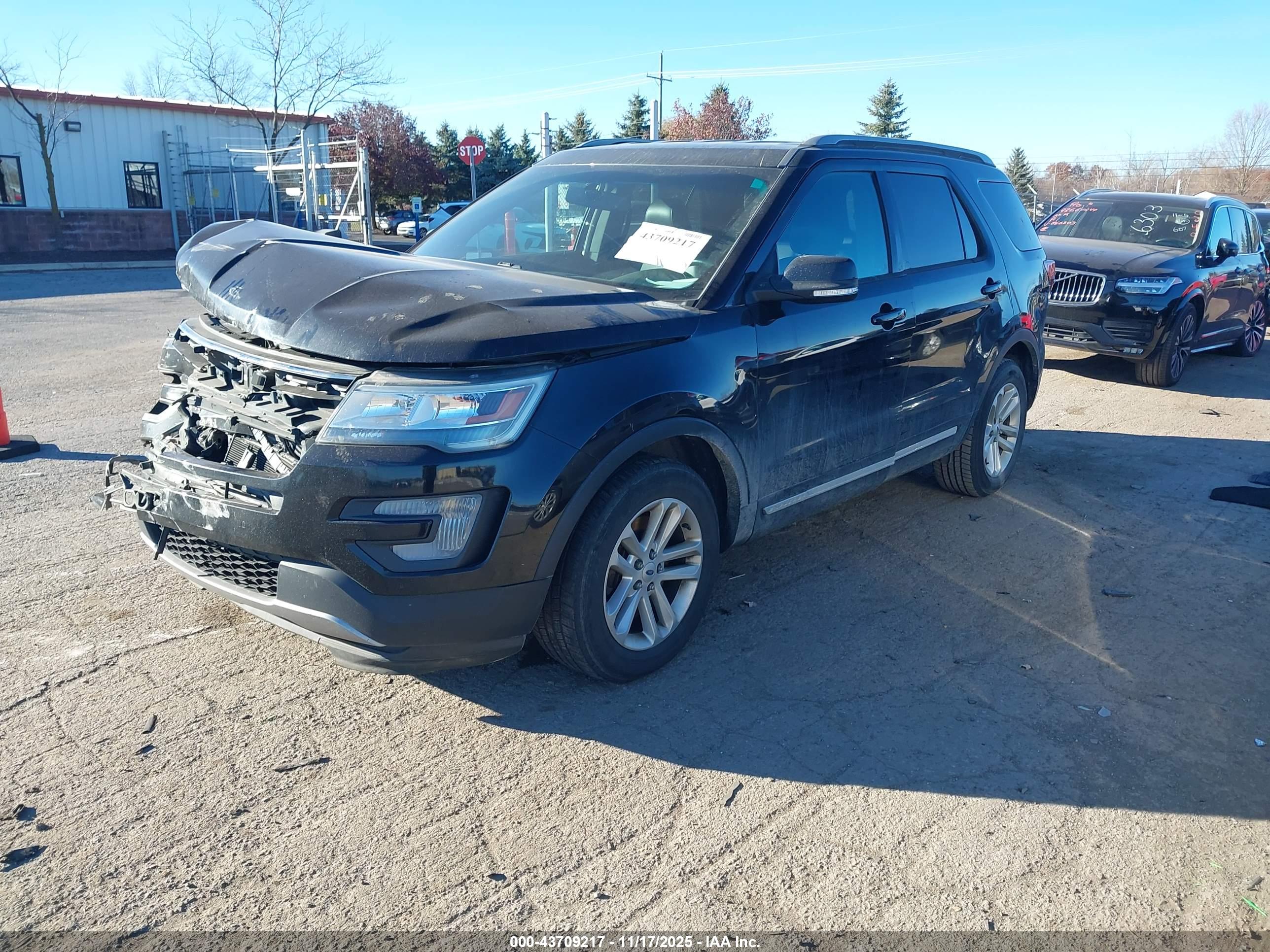 FORD EXPLORER image 2