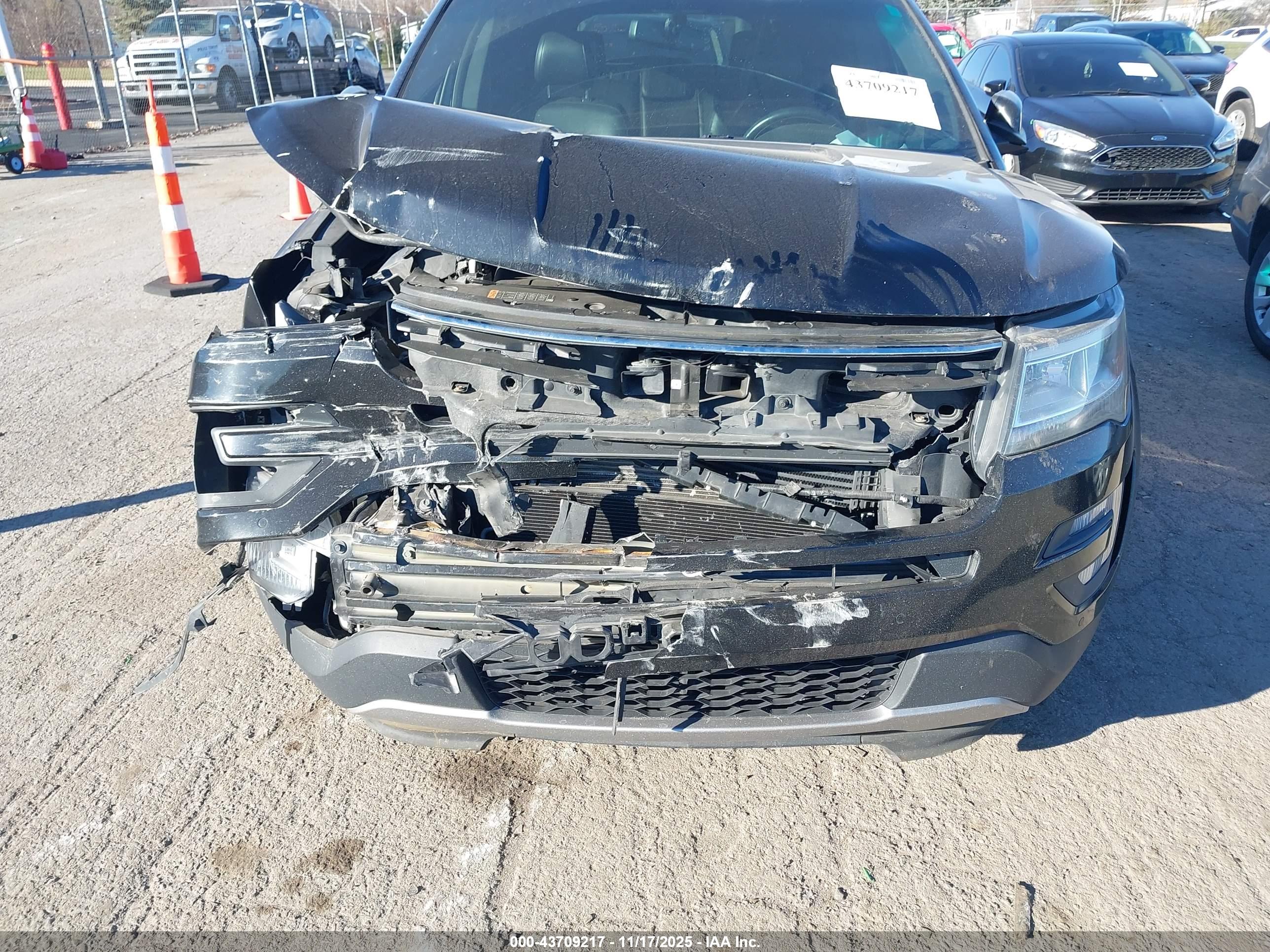 FORD EXPLORER image 6