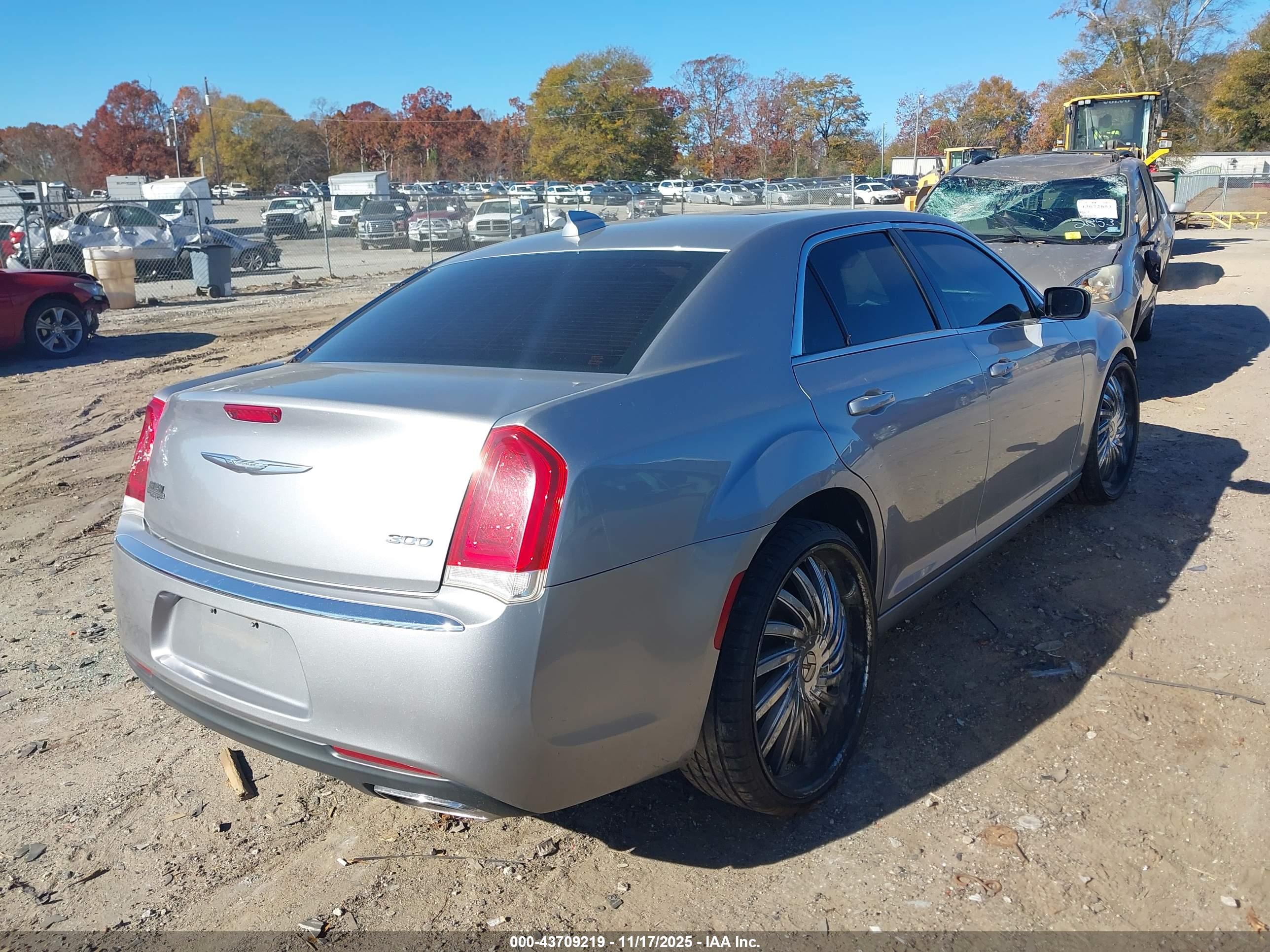 CHRYSLER 300 image 4