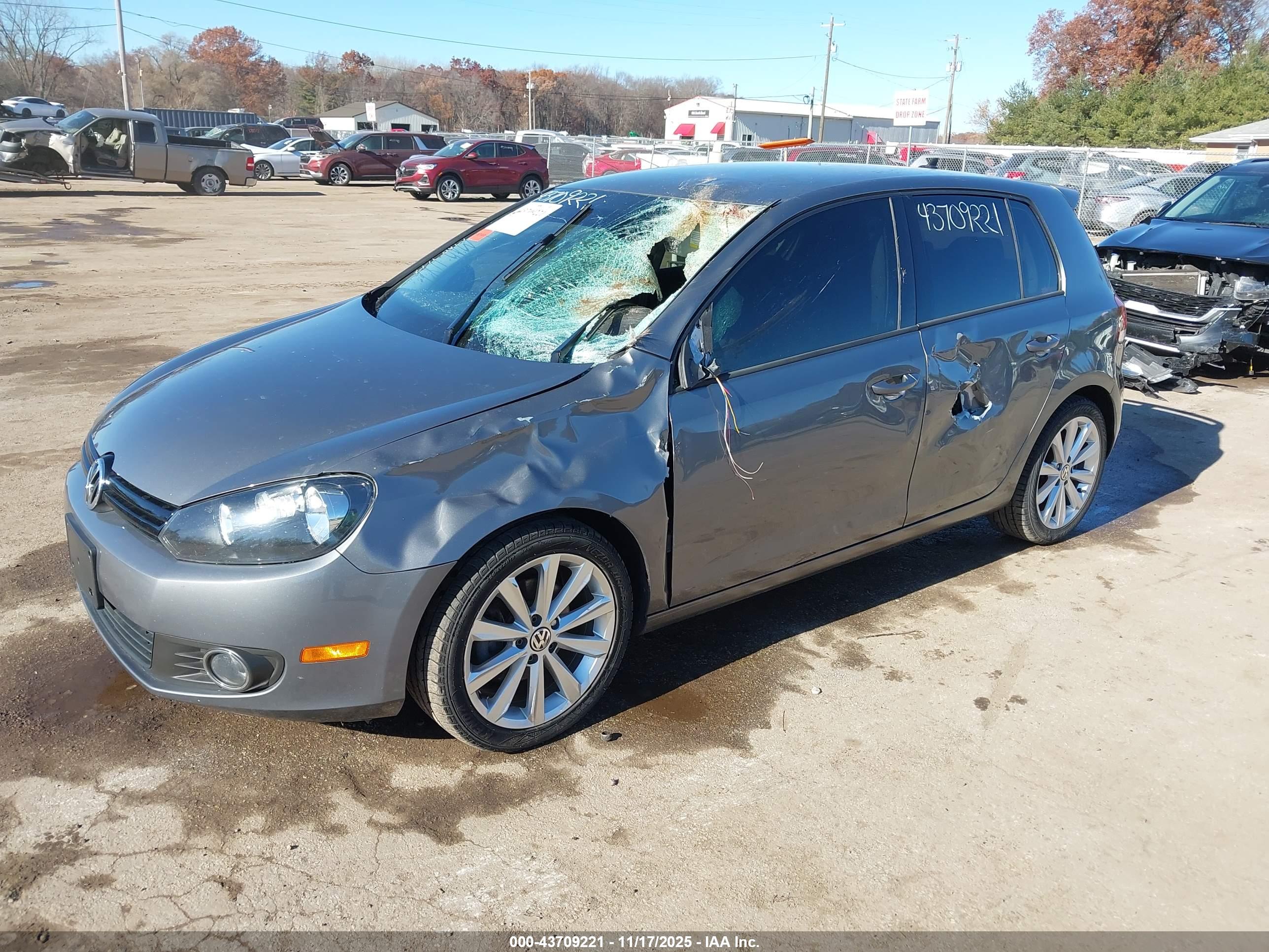 VOLKSWAGEN GOLF image 2