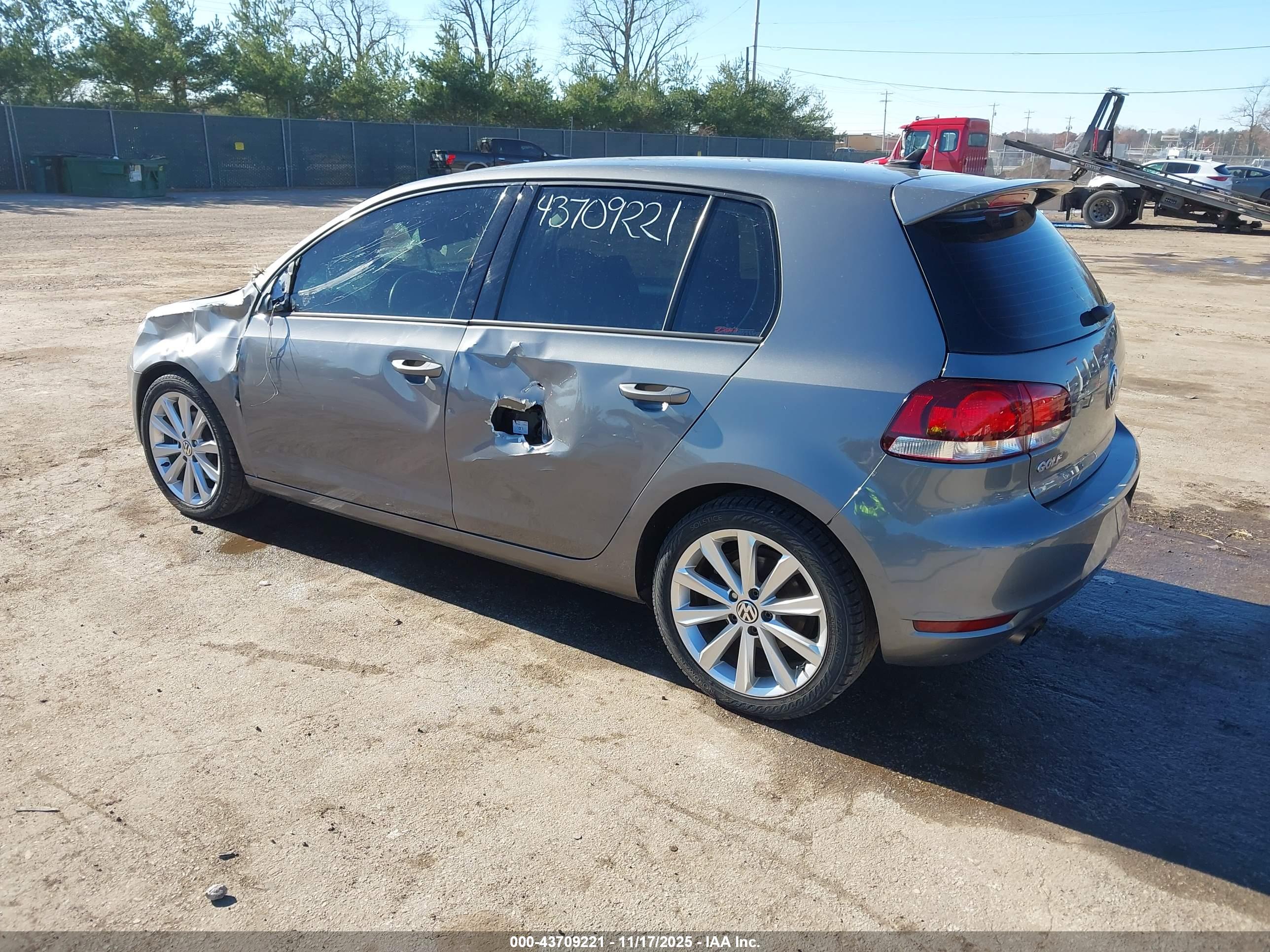 VOLKSWAGEN GOLF image 3