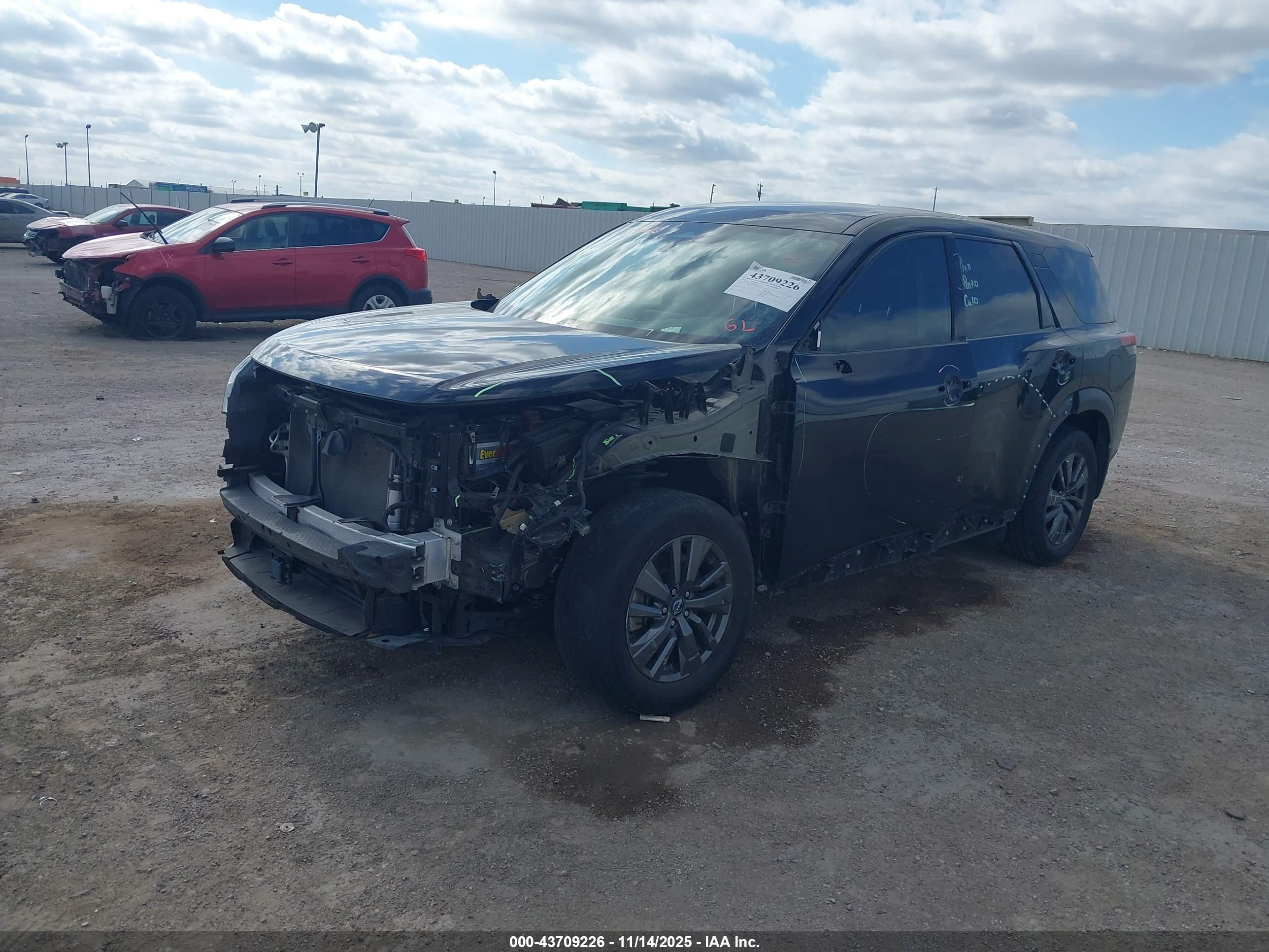 NISSAN PATHFINDER image 6