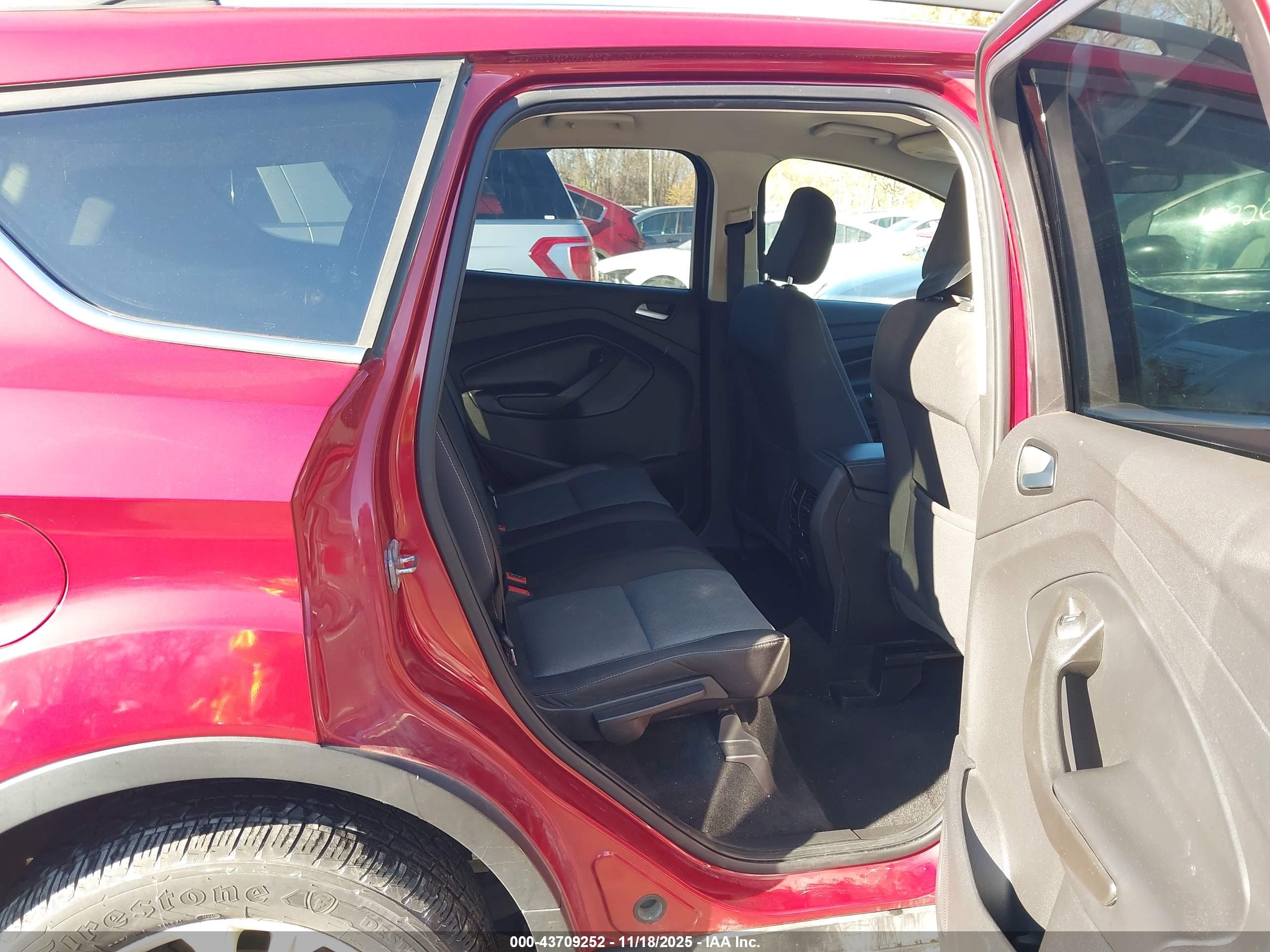 FORD ESCAPE image 8