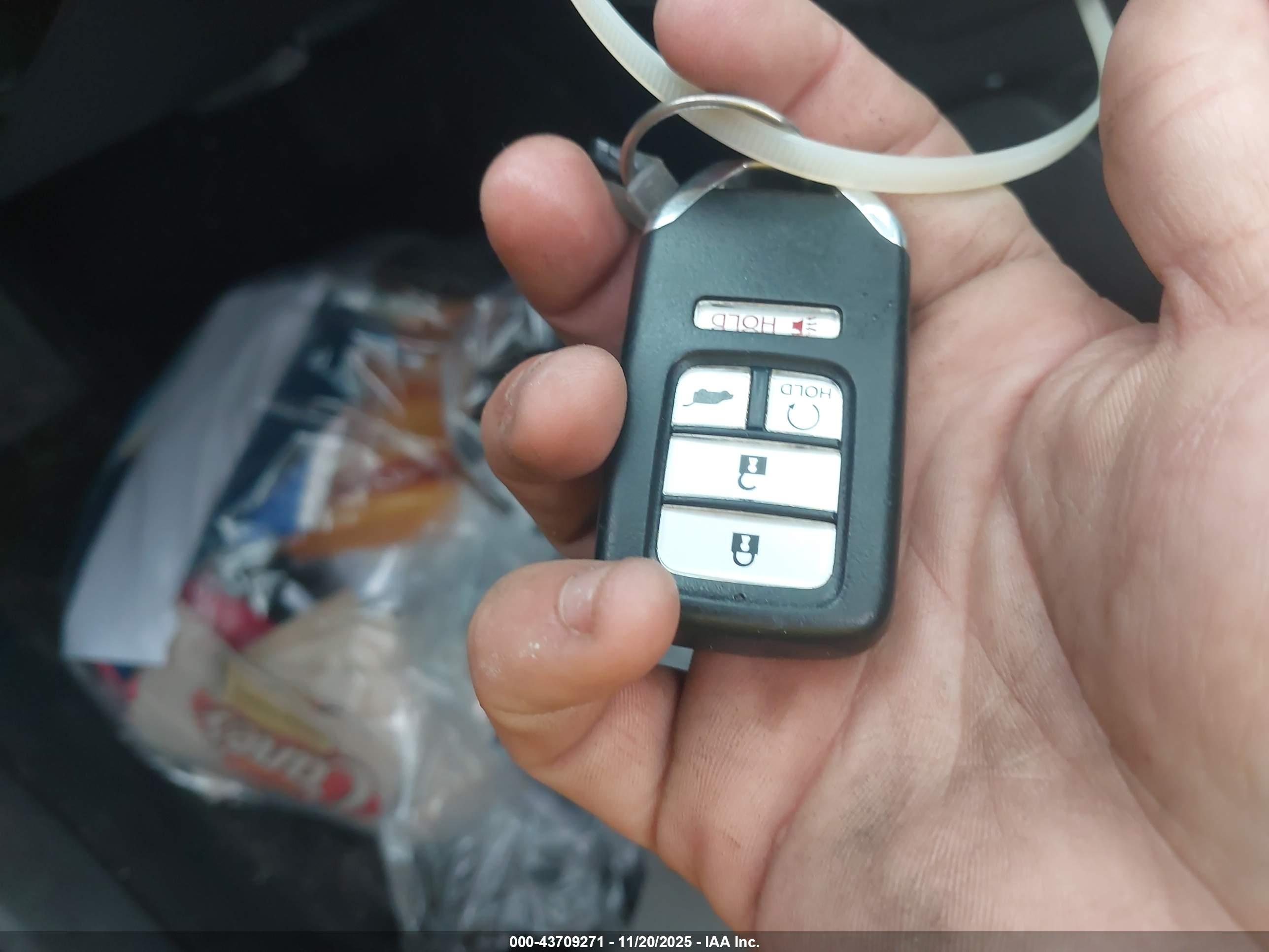 HONDA CR-V image 11
