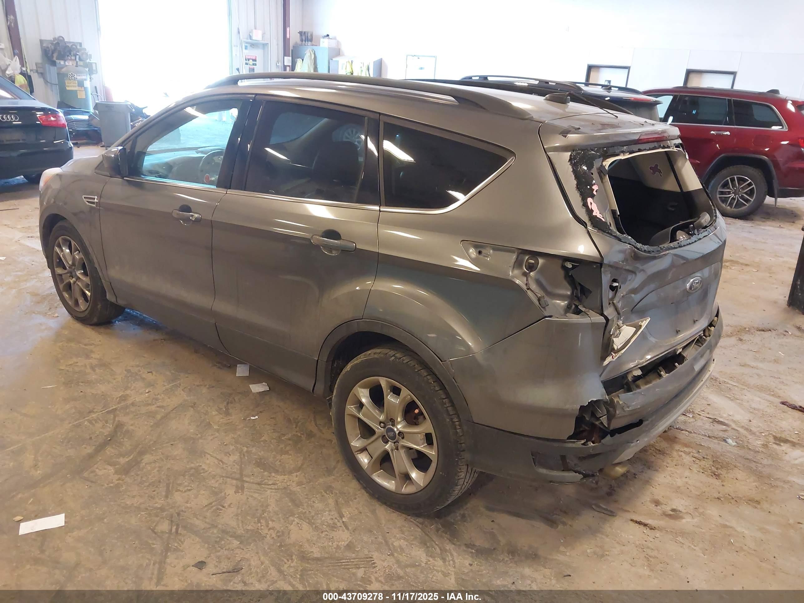 FORD ESCAPE image 3