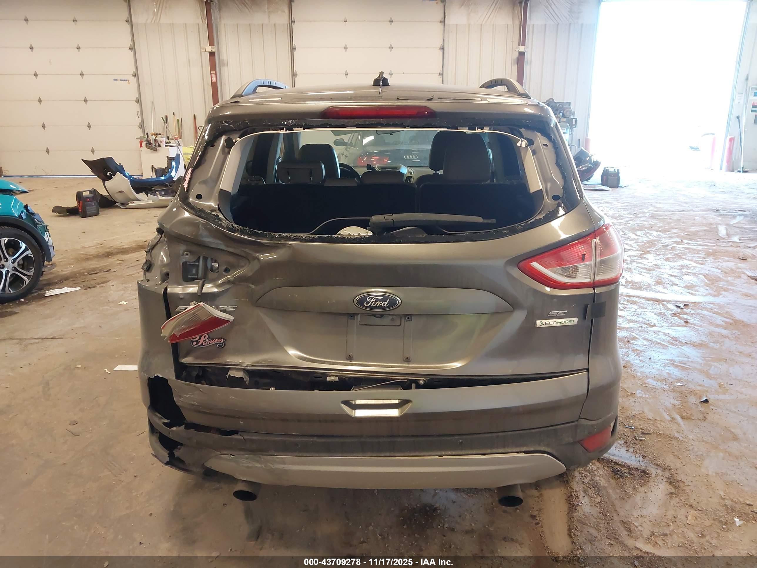 FORD ESCAPE image 6