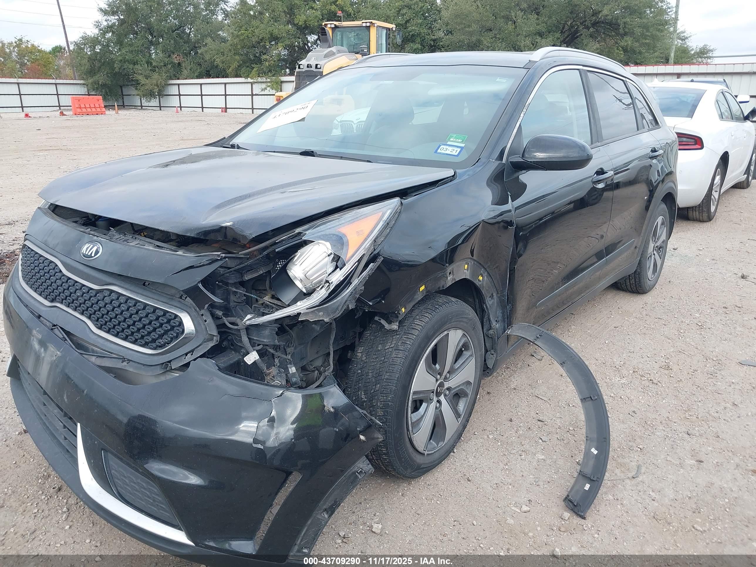 KIA NIRO image 2