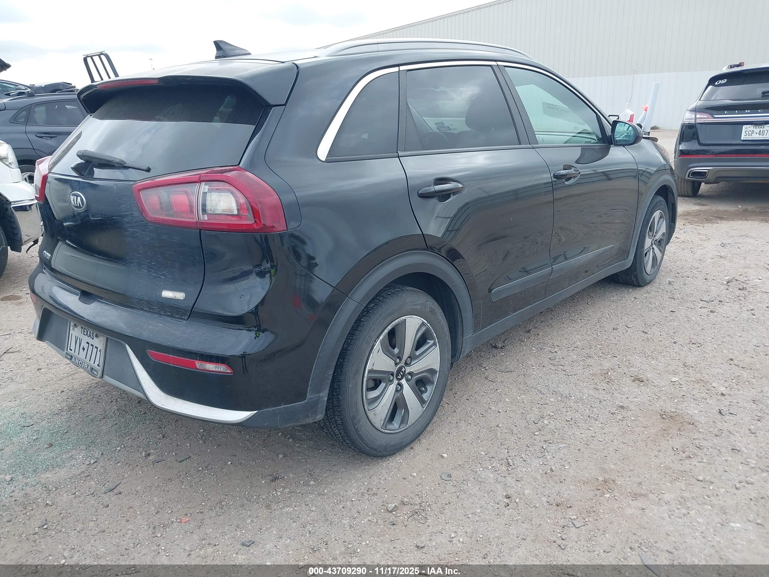 KIA NIRO image 4