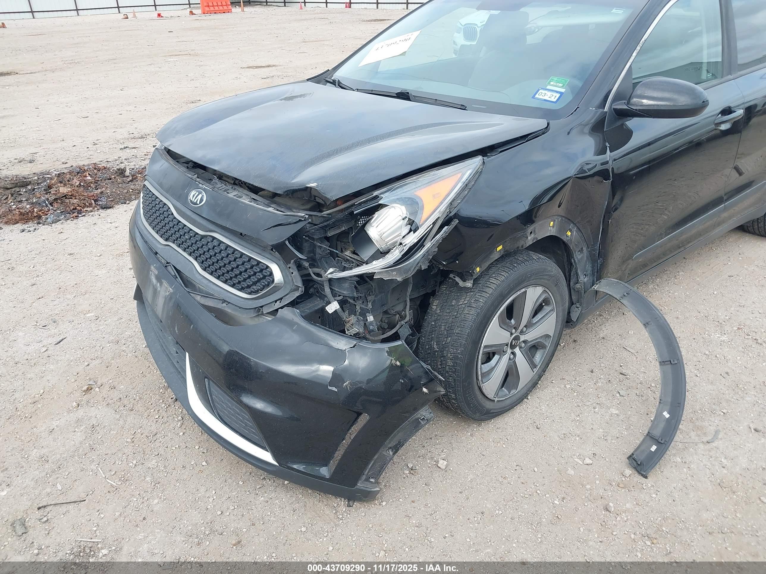 KIA NIRO image 6