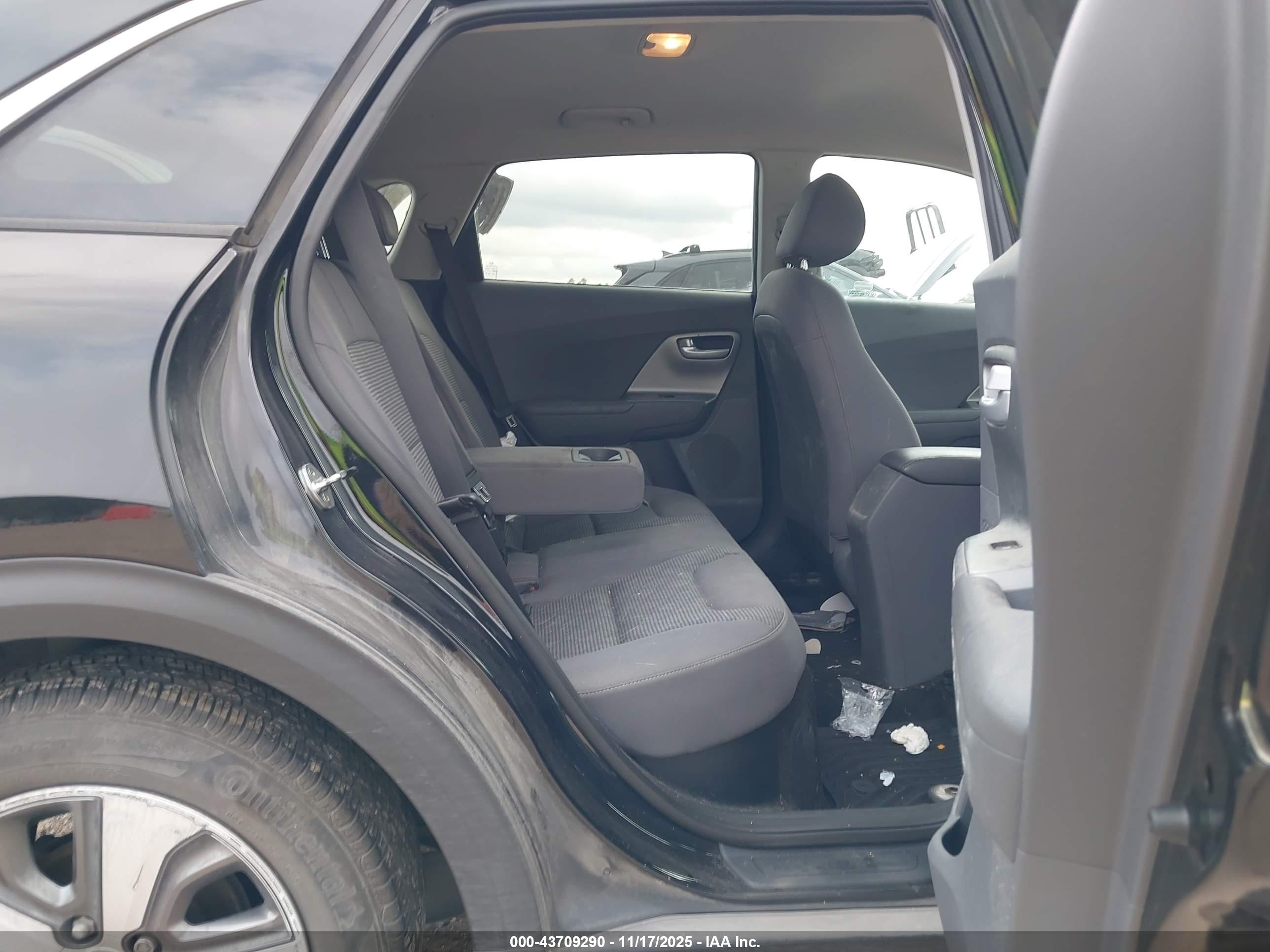 KIA NIRO image 8