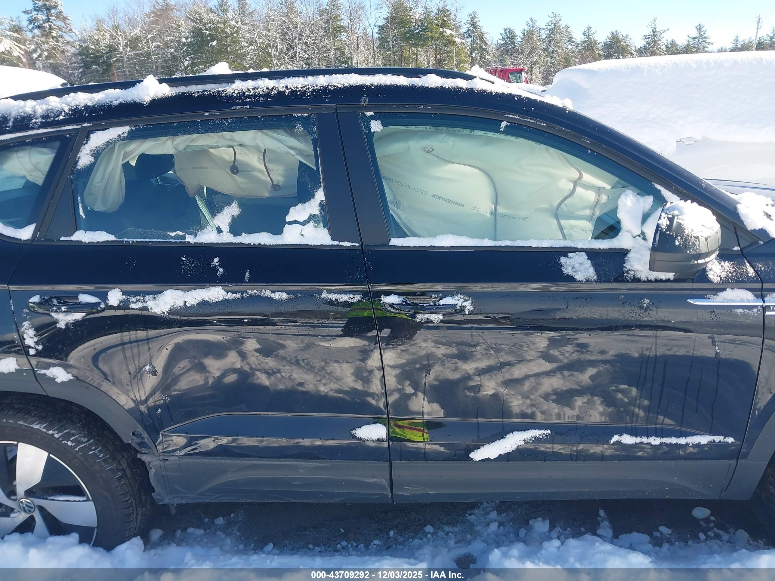 VOLKSWAGEN TAOS image 6