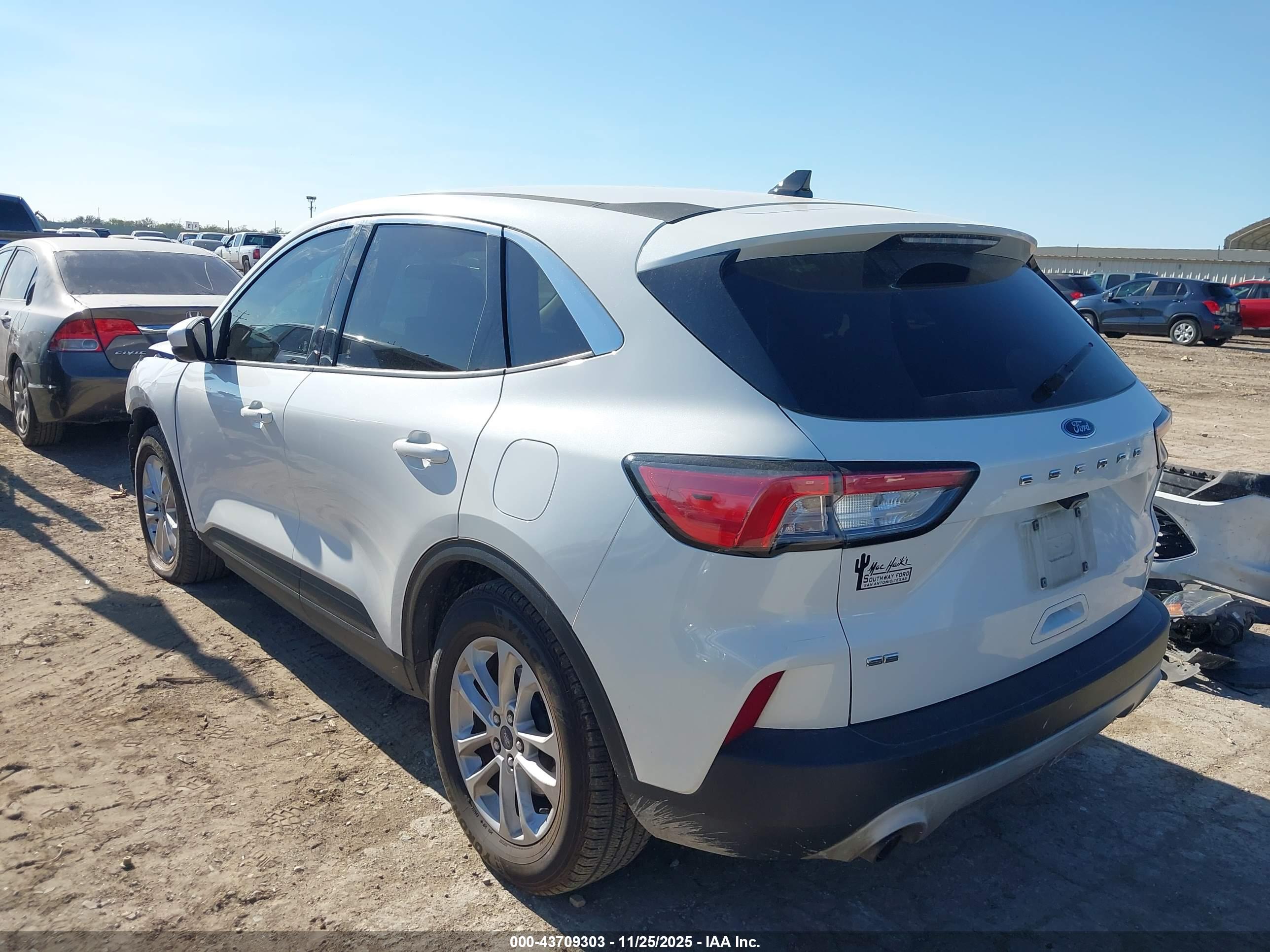 FORD ESCAPE image 3